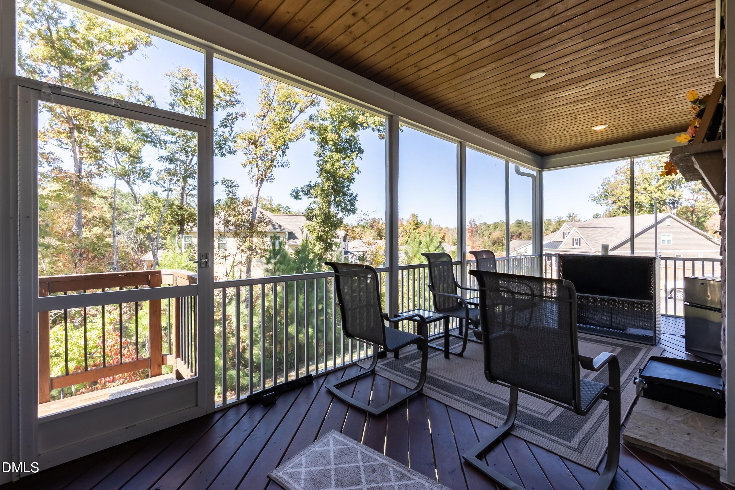 1009 Crescent Moon Court Property Photo 14