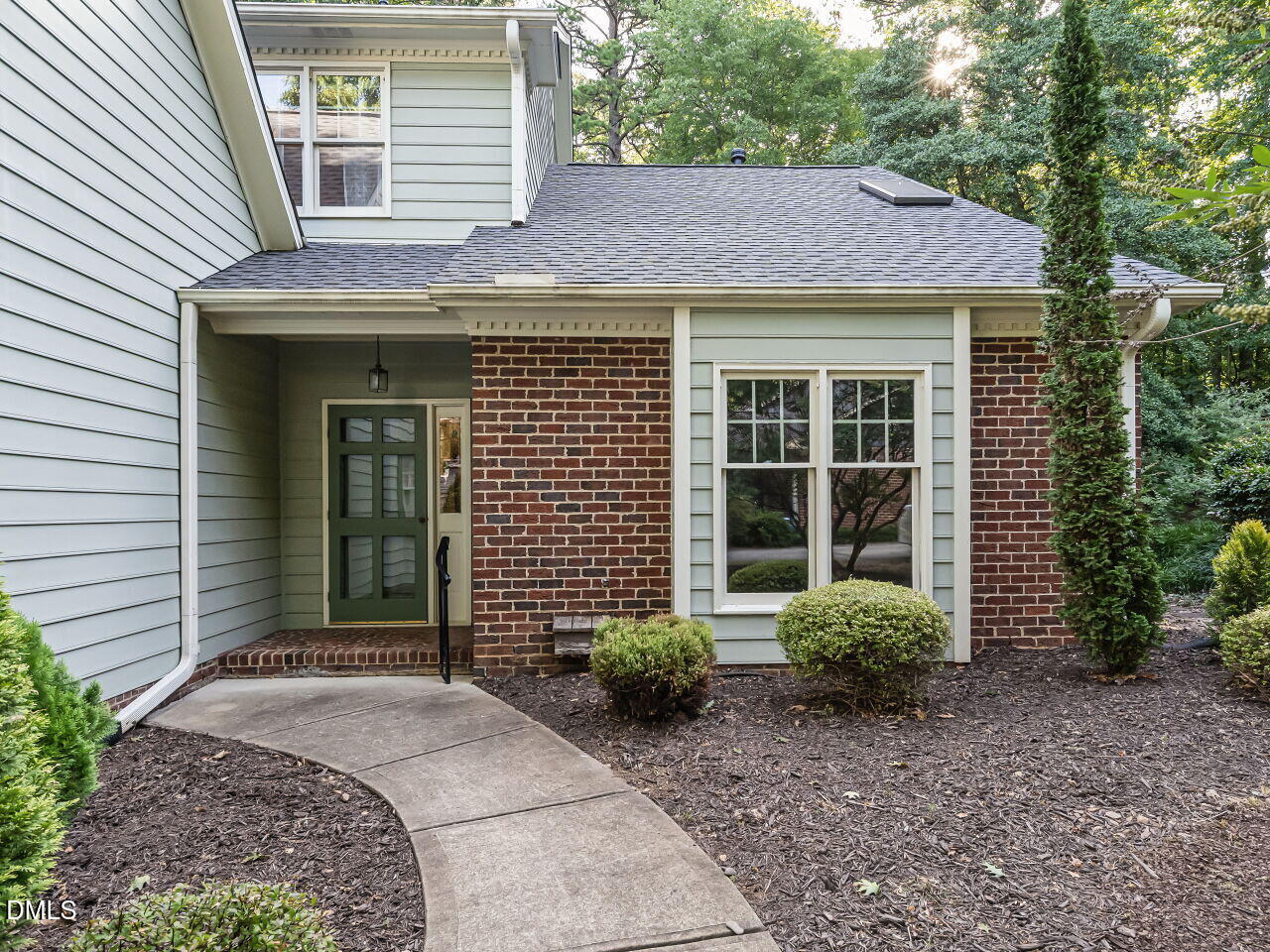113 Prestwick Pl Place Property Photo 3