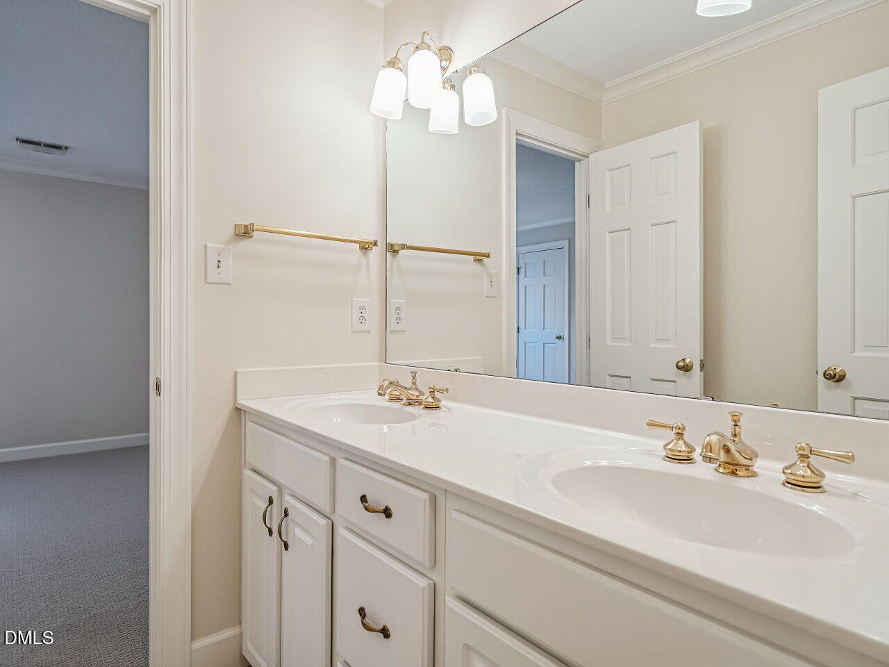 113 Prestwick Pl Place Property Photo 27