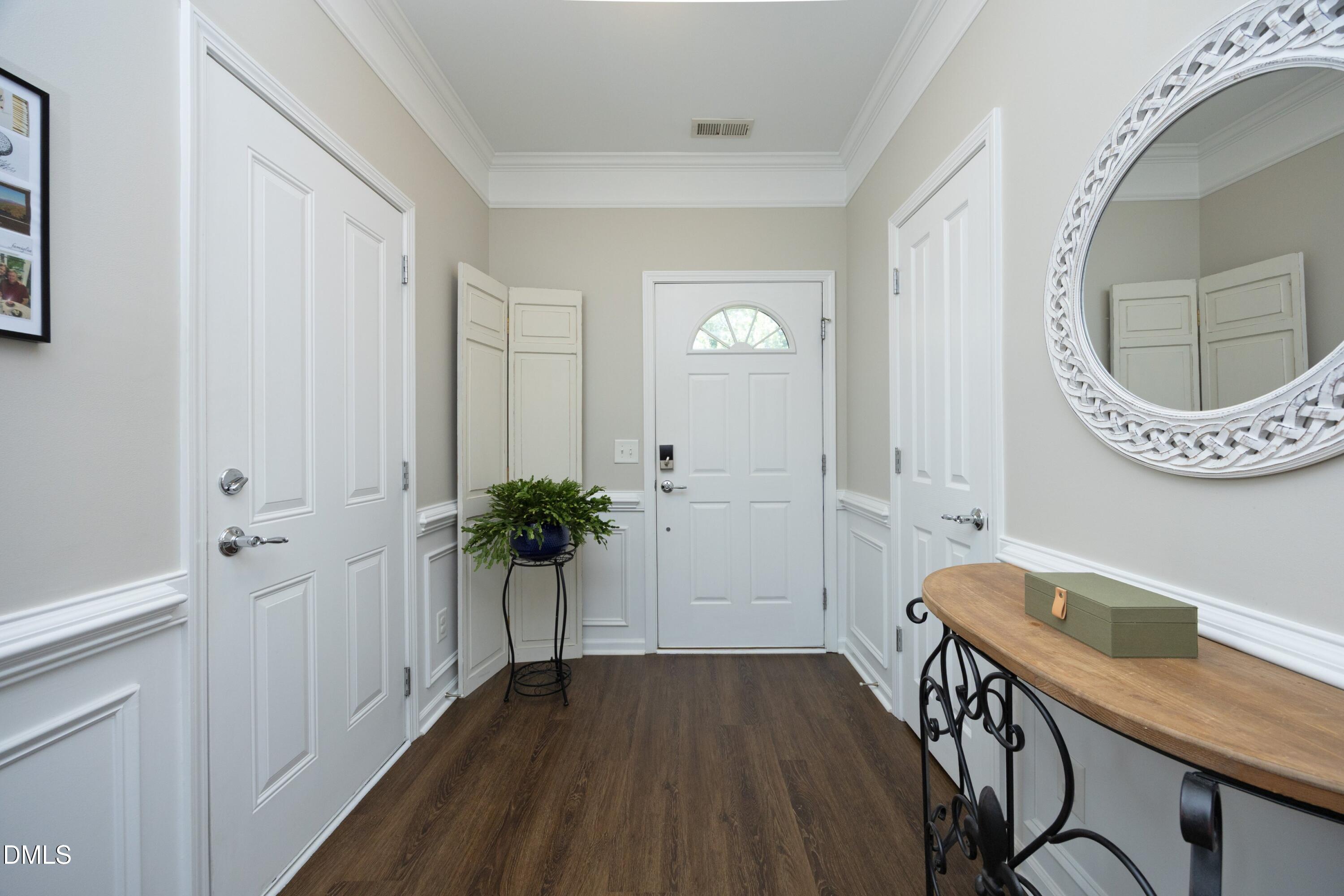 8618 Redcrest Place Property Photo 4