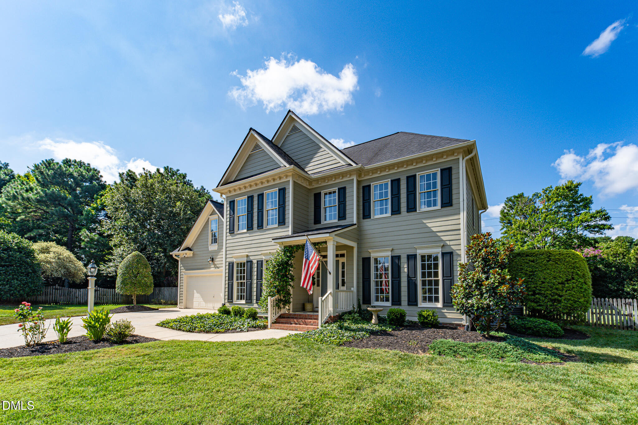 105 Silk Leaf Court Property Photo 2
