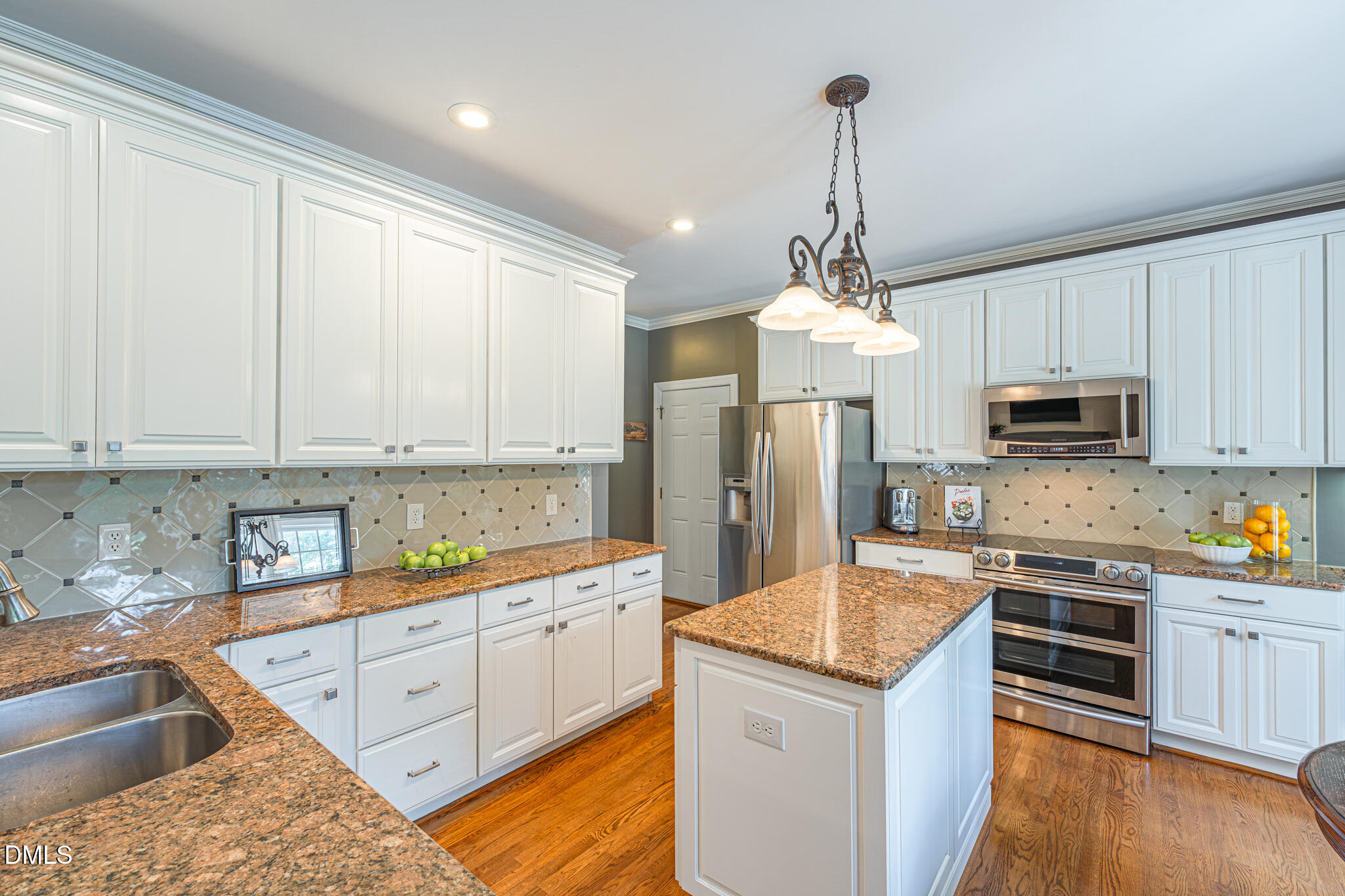 105 Silk Leaf Court Property Photo 8