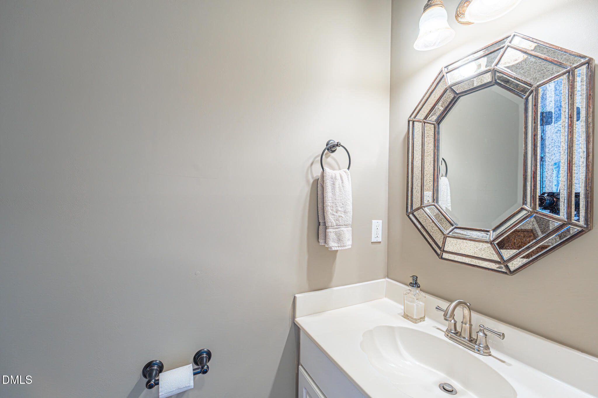 105 Silk Leaf Court Property Photo 16