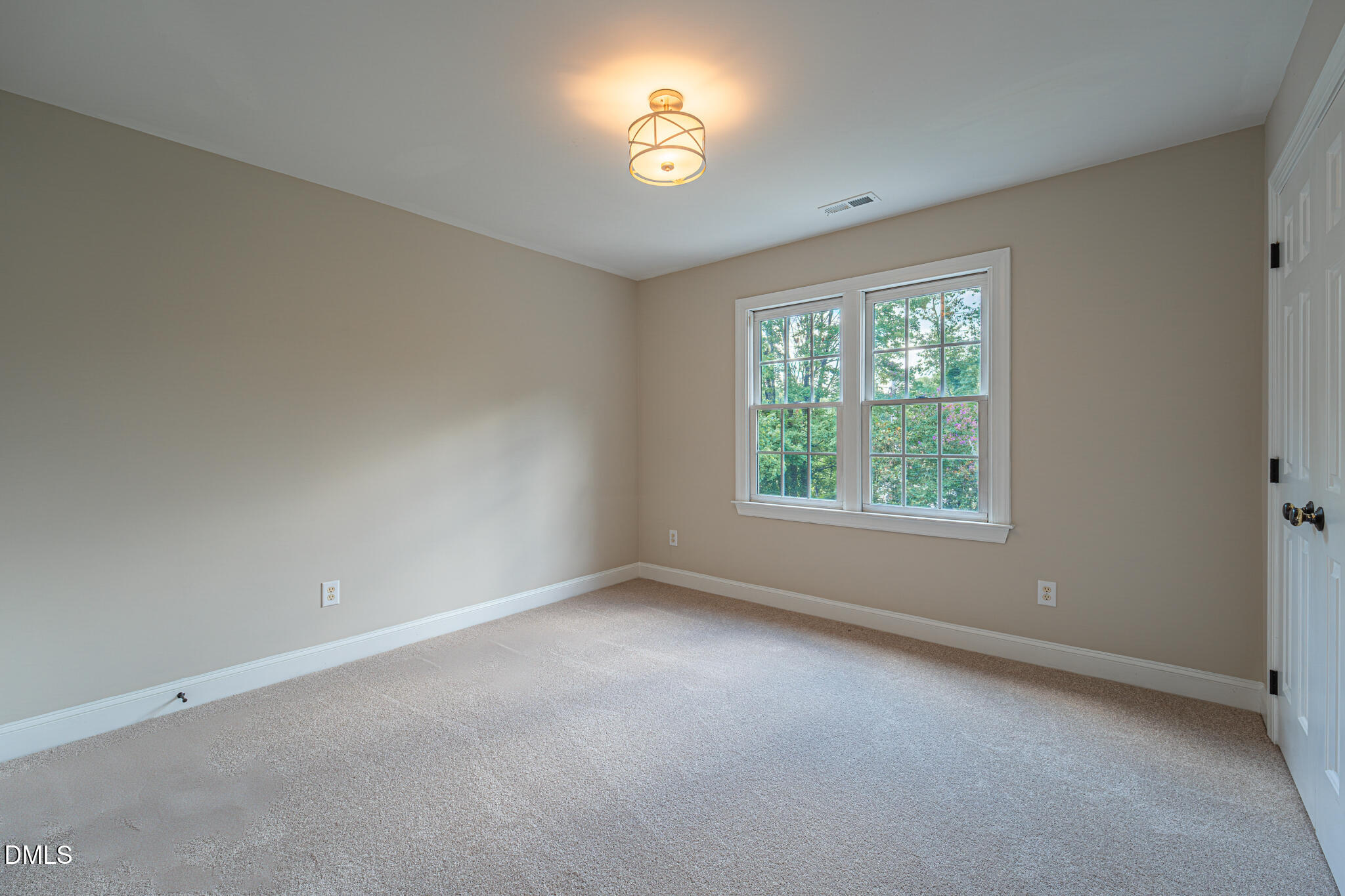 105 Silk Leaf Court Property Photo 24