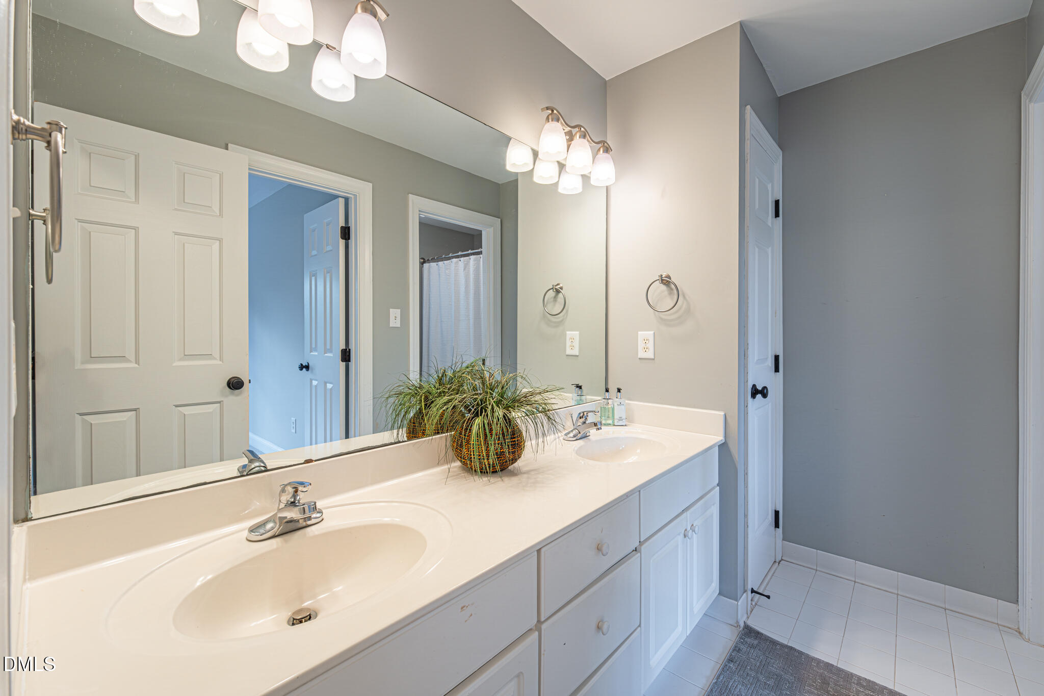 105 Silk Leaf Court Property Photo 25
