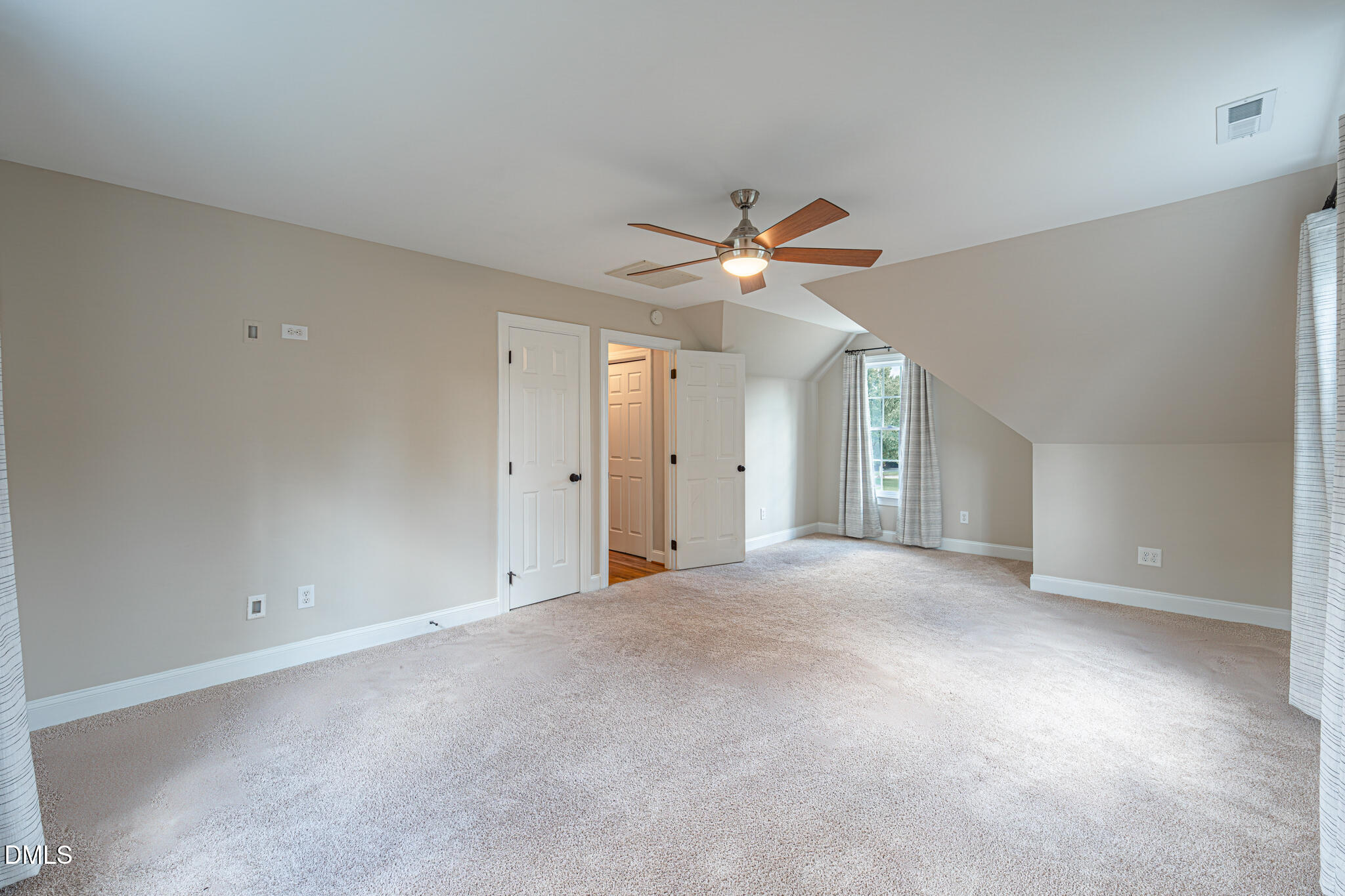 105 Silk Leaf Court Property Photo 29