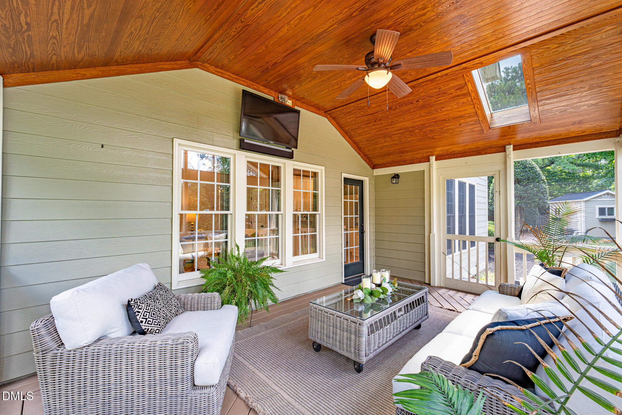 105 Silk Leaf Court Property Photo 33