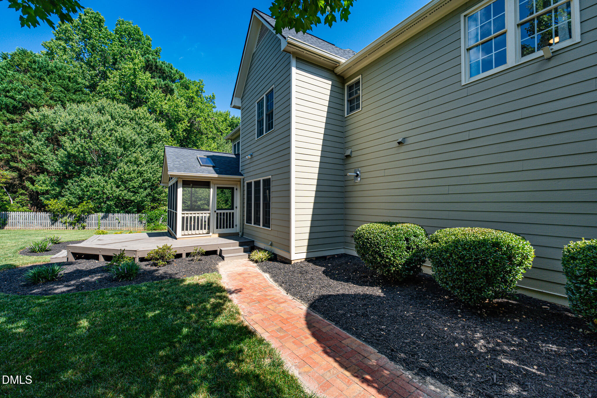 105 Silk Leaf Court Property Photo 36