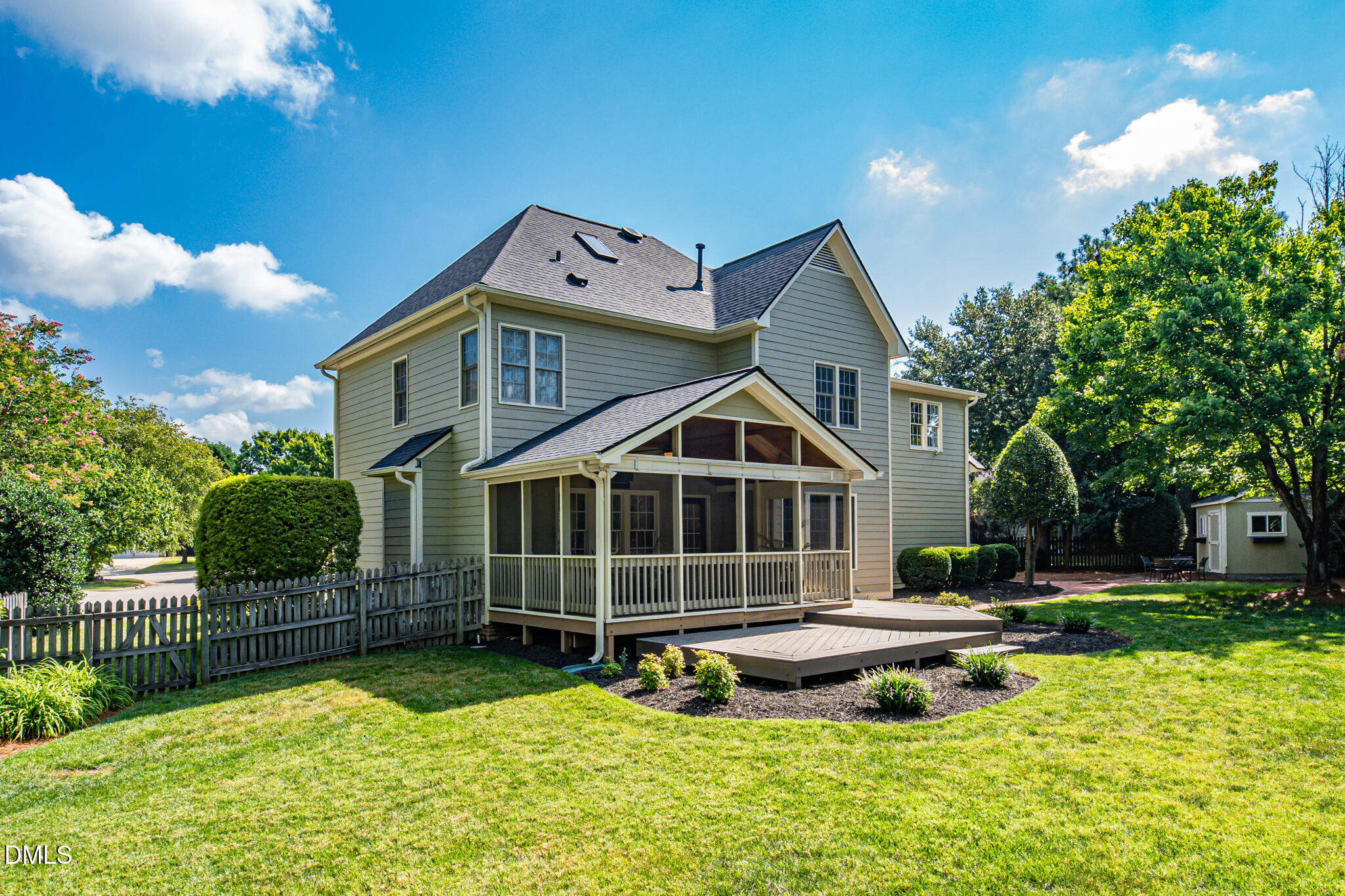 105 Silk Leaf Court Property Photo 38