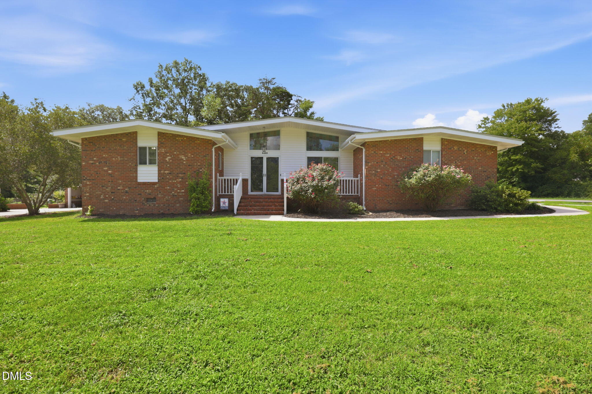 2405 Hillford Drive Property Photo 1