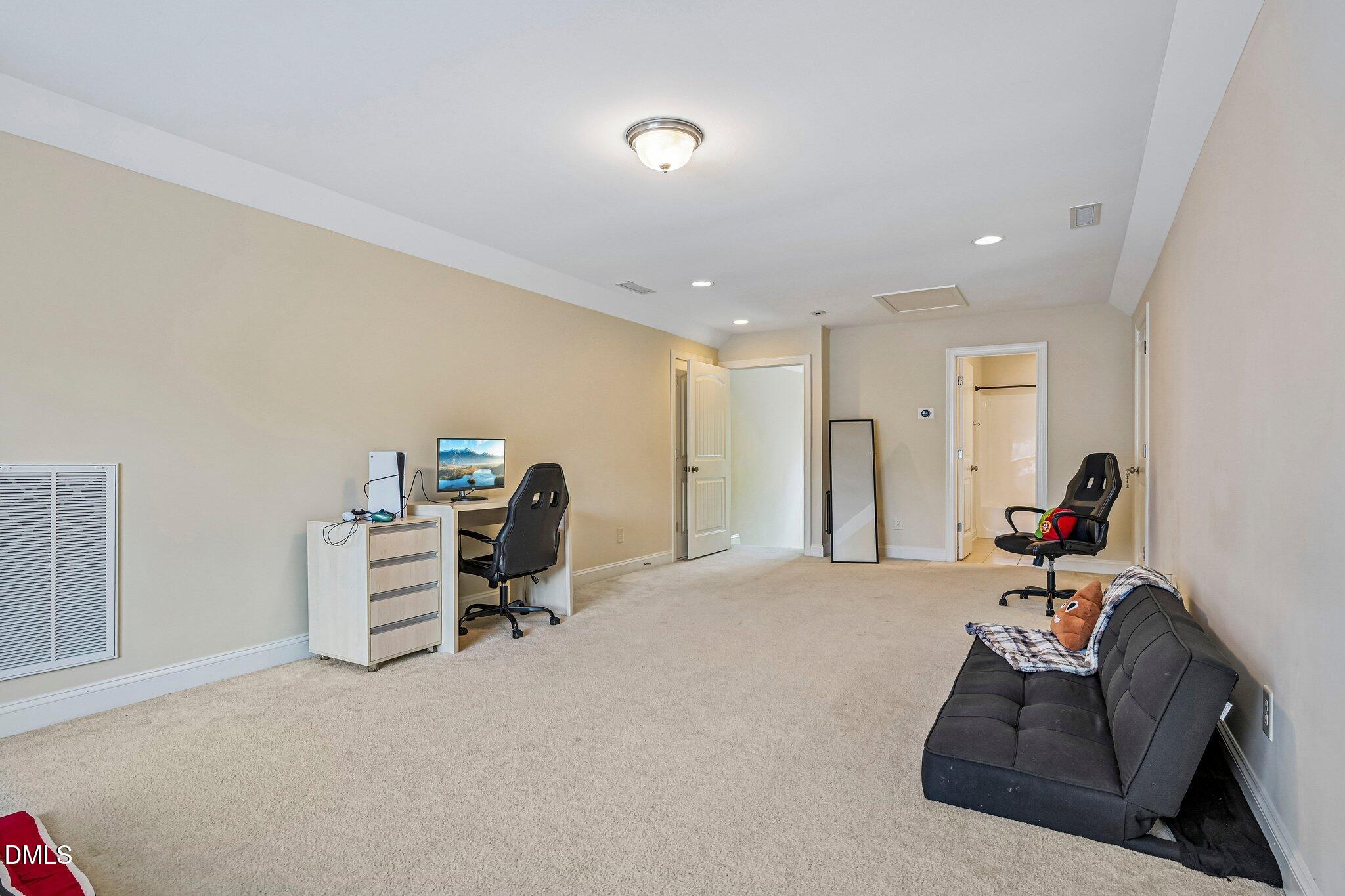103 Avas Loop Property Photo 32