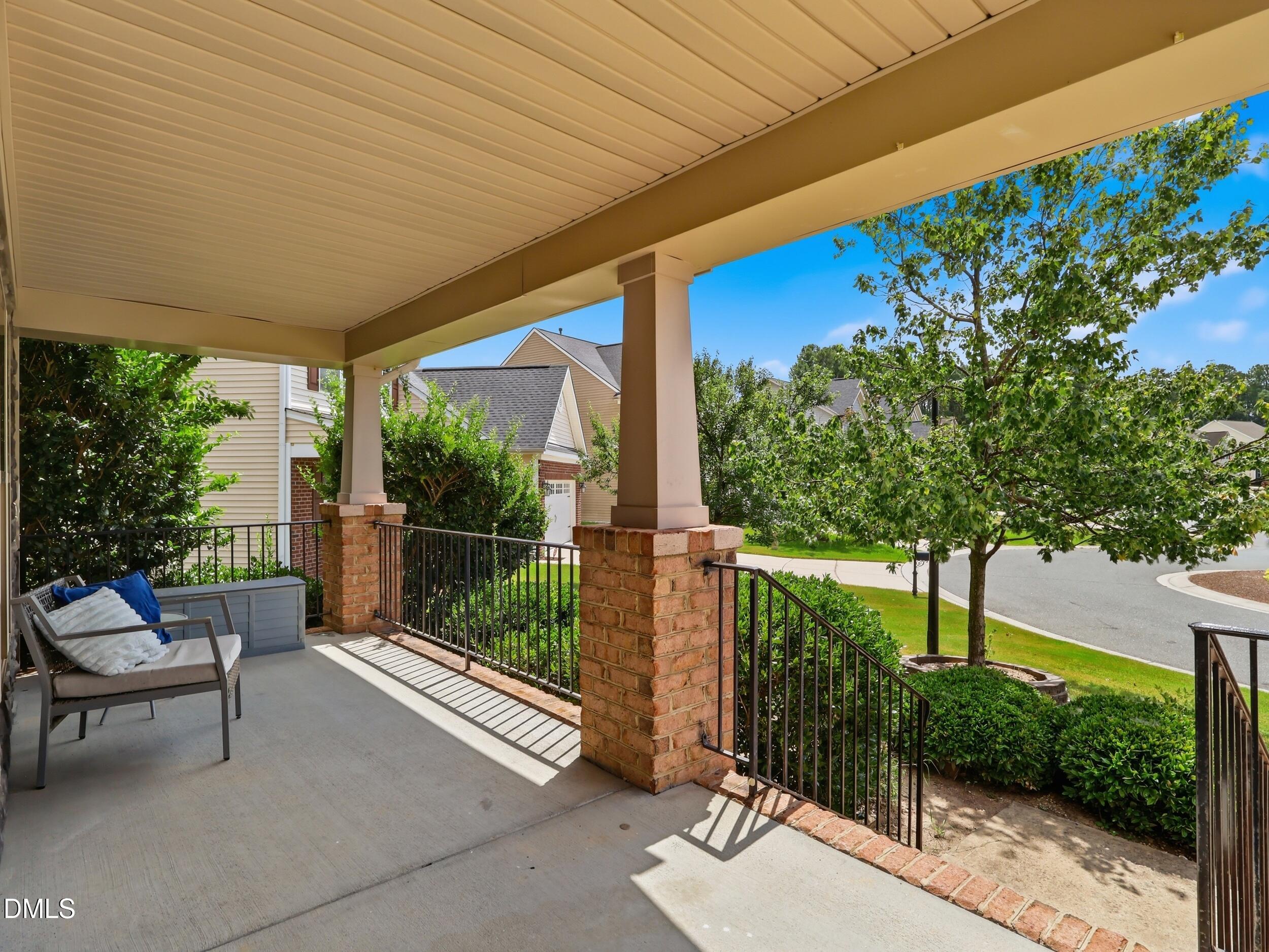 2472 Everstone Road Property Photo 2