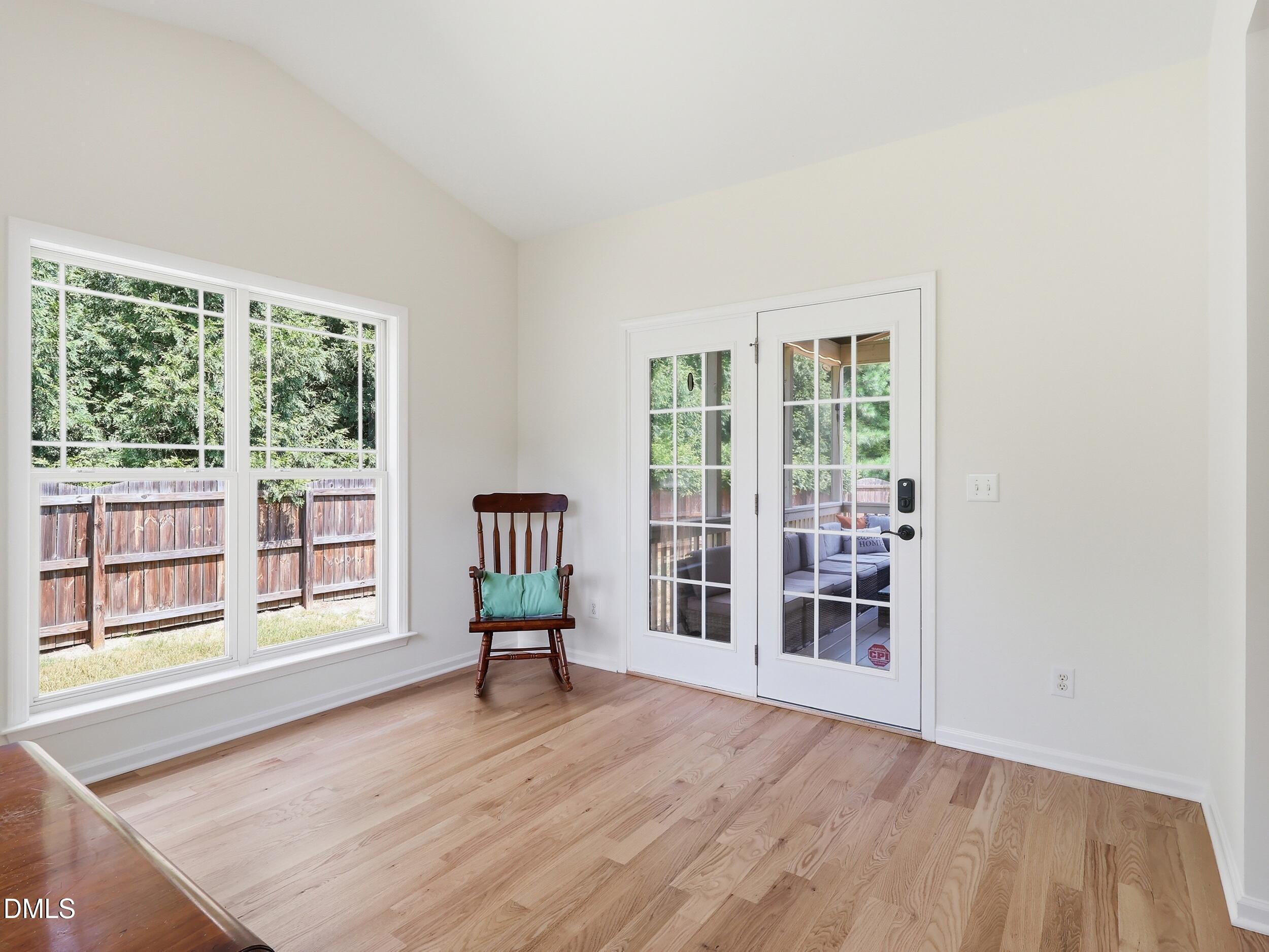 2472 Everstone Road Property Photo 12