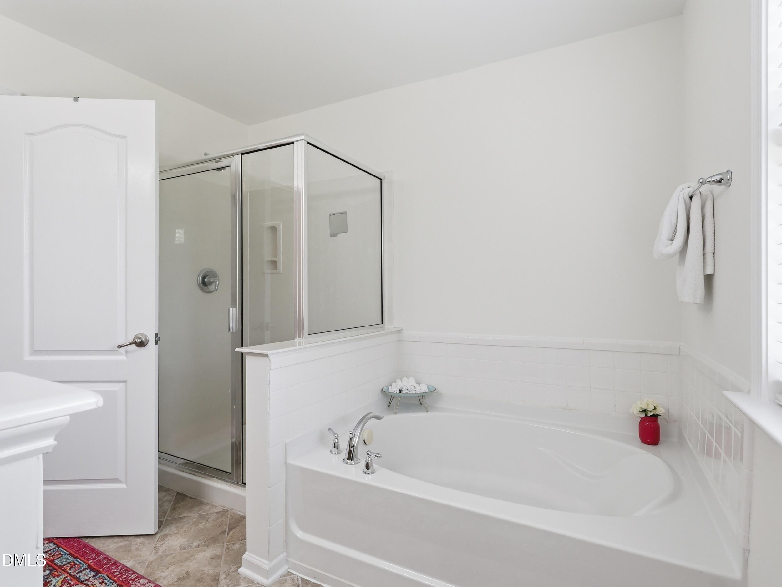 2472 Everstone Road Property Photo 15