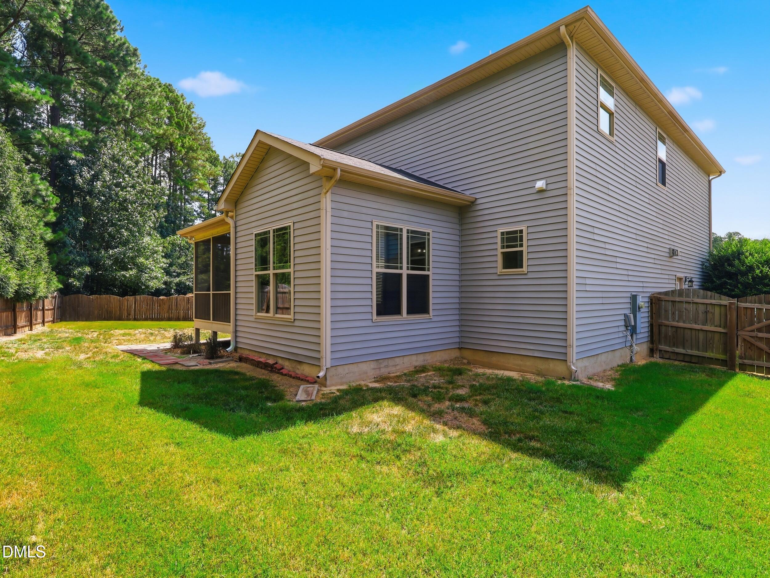 2472 Everstone Road Property Photo 22