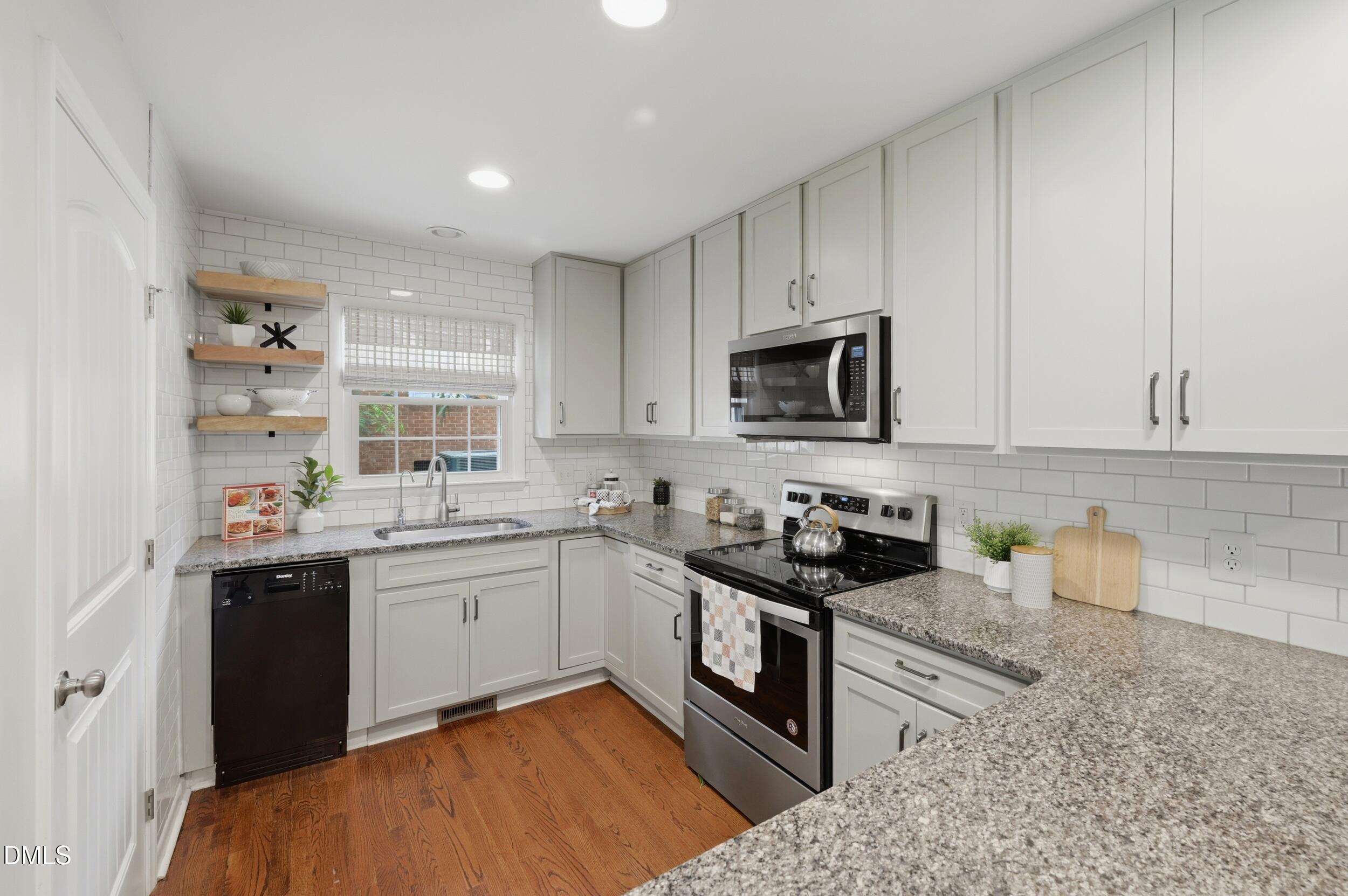 2744 Milburnie Road Property Photo 12