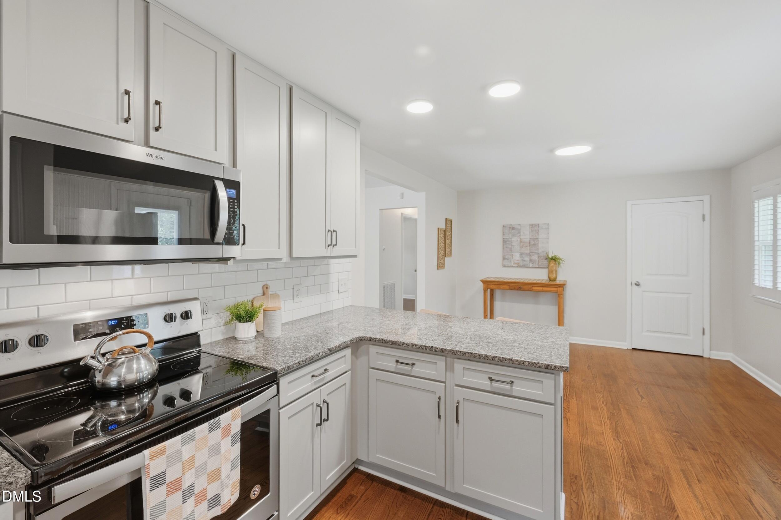 2744 Milburnie Road Property Photo 13