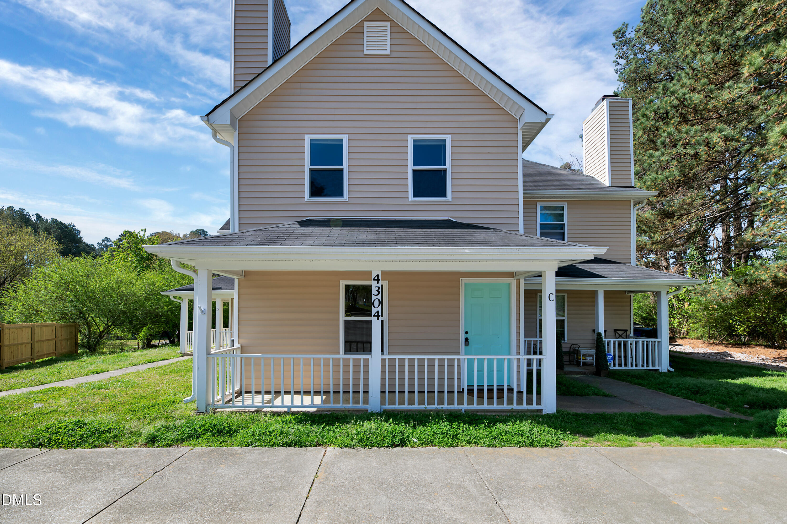 4304 Presley Court Property Photo 1