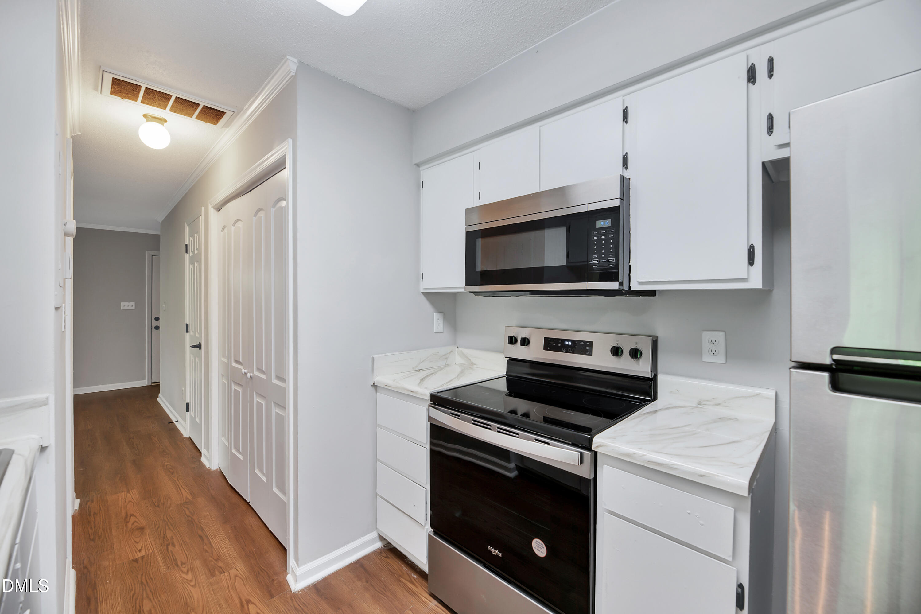 4304 Presley Court Property Photo 13
