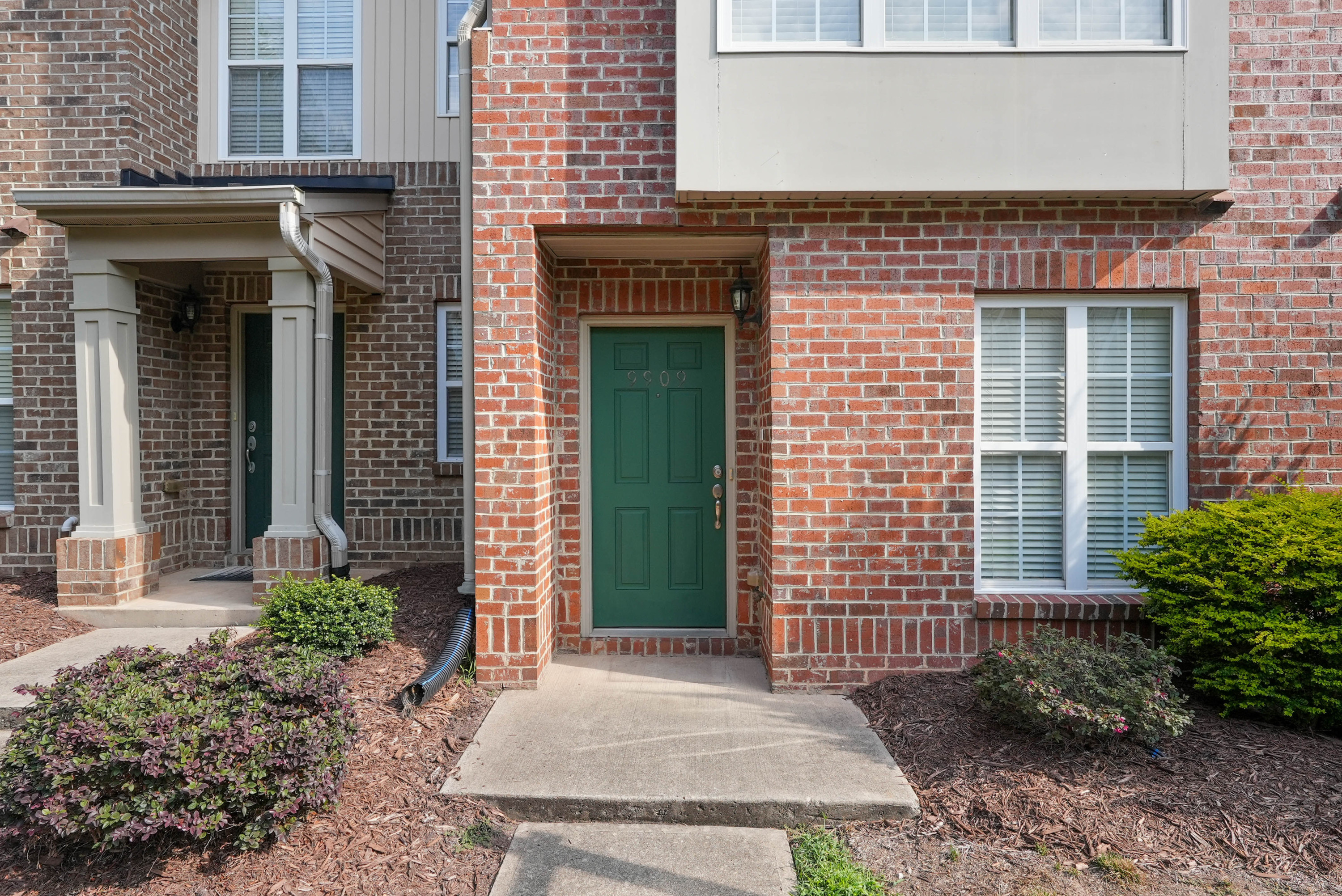 9909 Wasser Court Property Photo 3