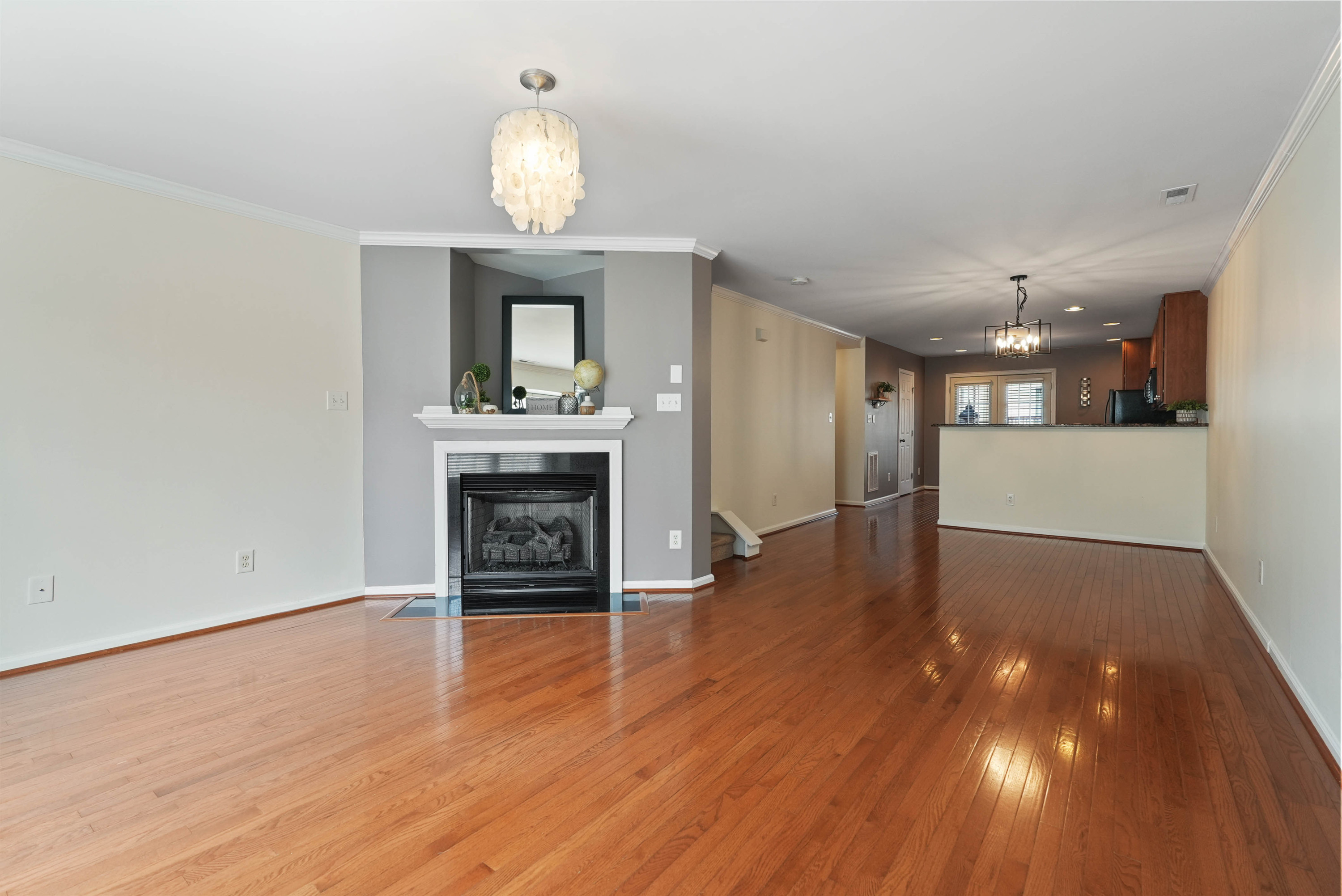 9909 Wasser Court Property Photo 4