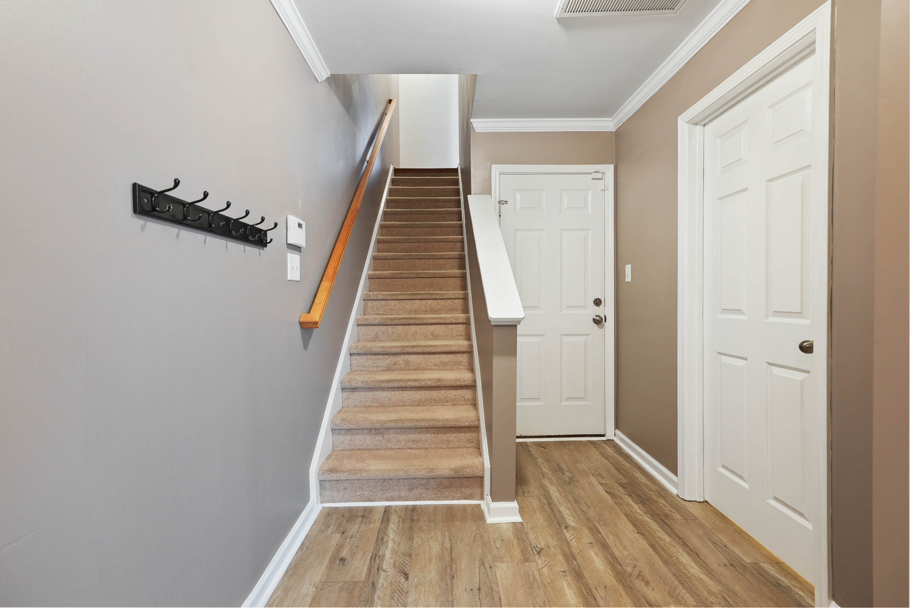 9909 Wasser Court Property Photo 15