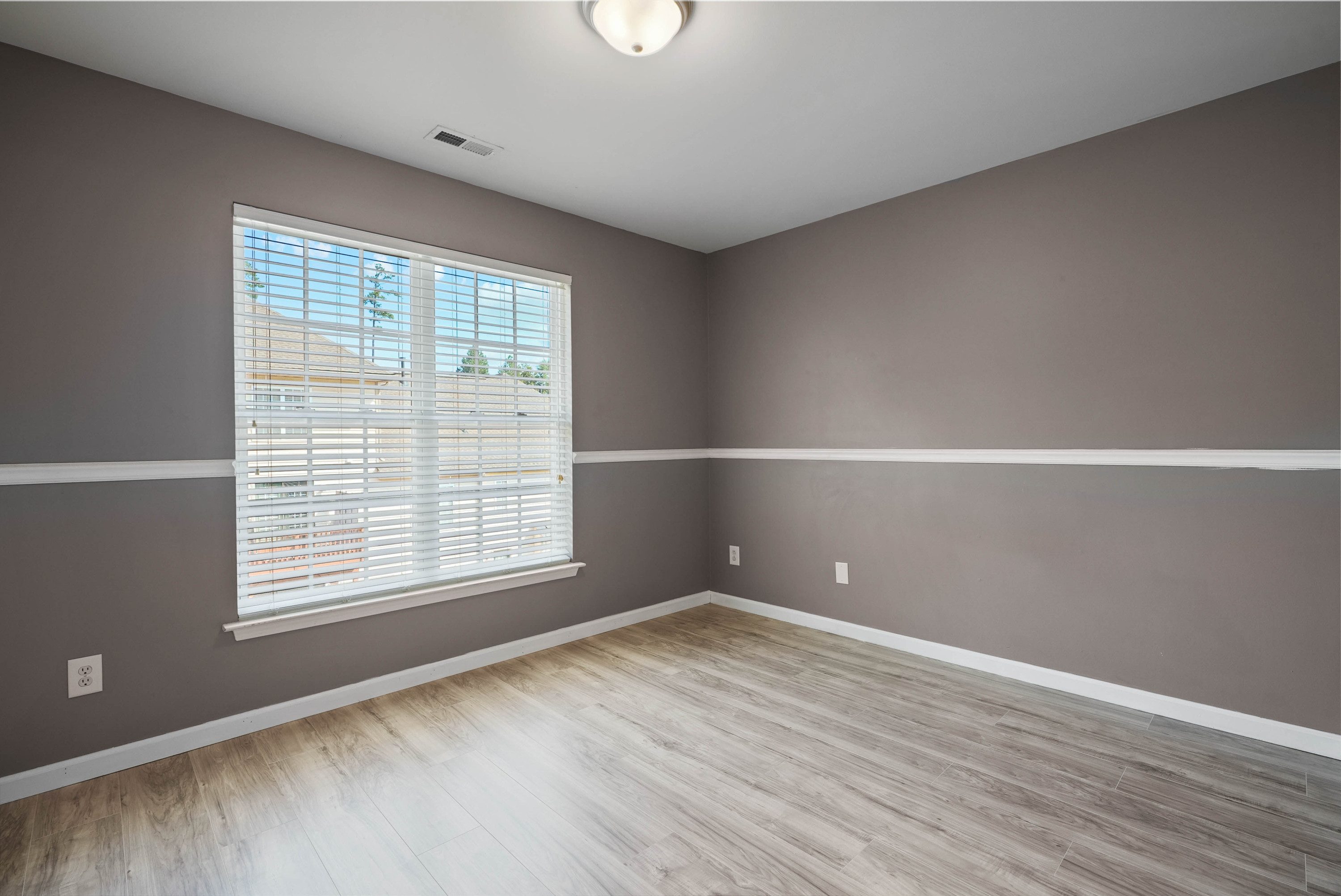 9909 Wasser Court Property Photo 23
