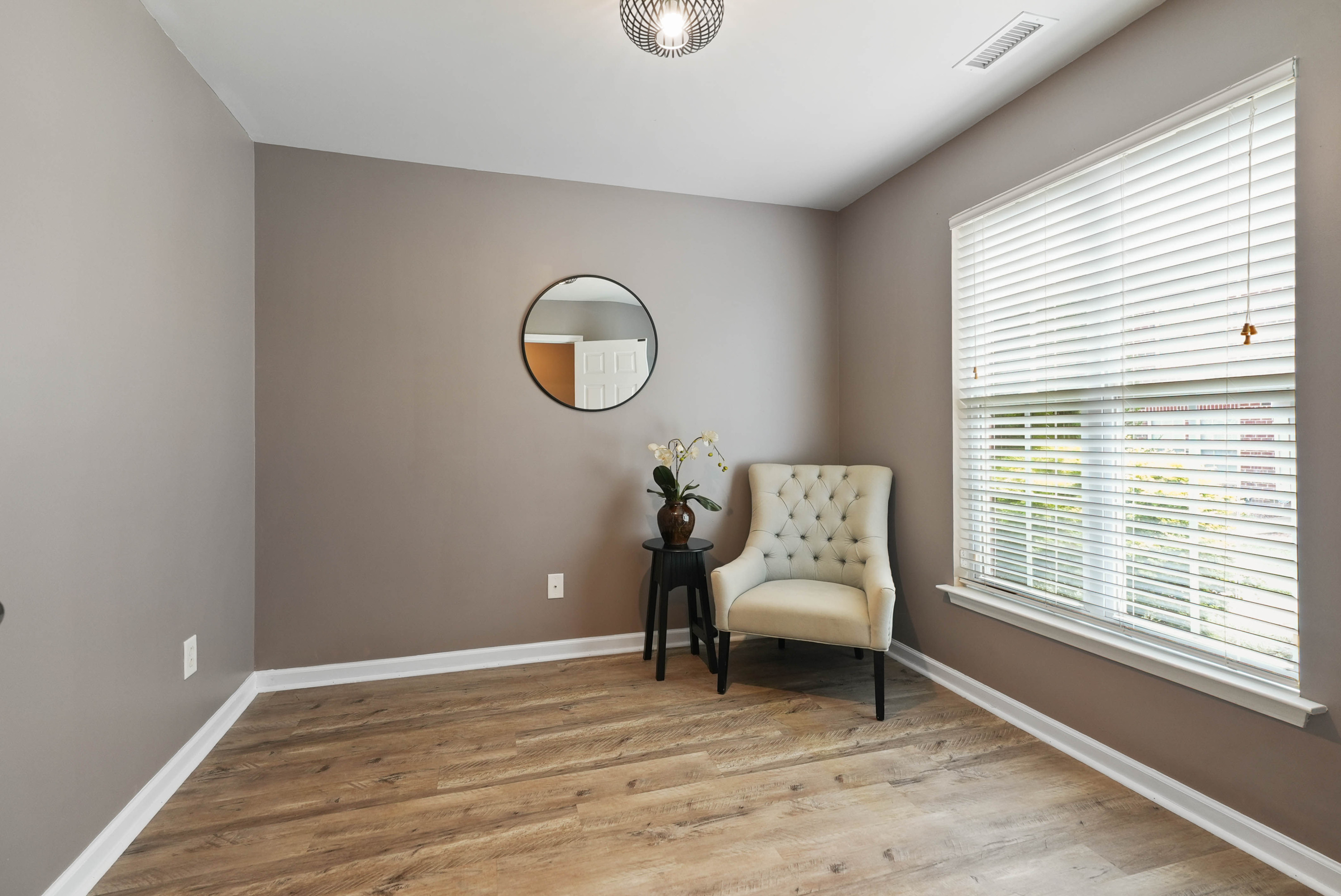 9909 Wasser Court Property Photo 26