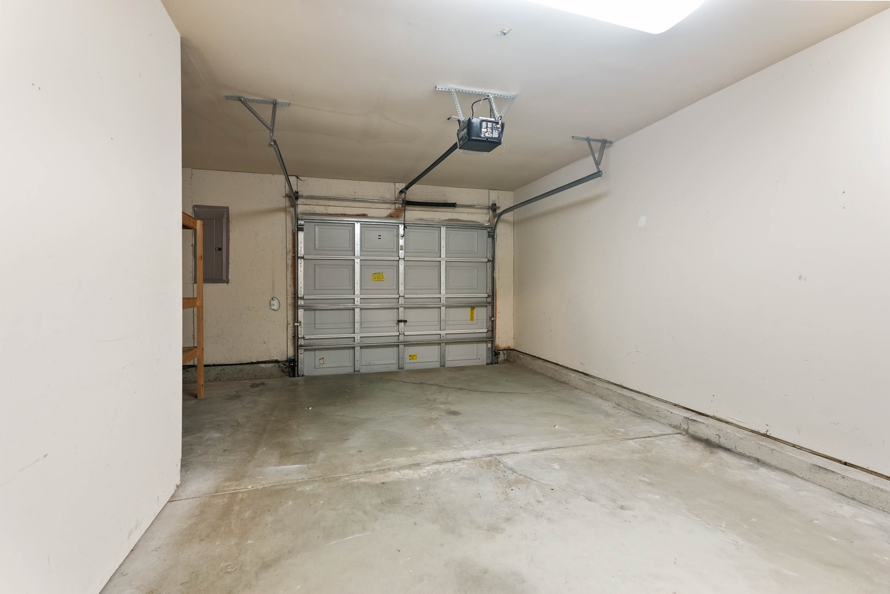9909 Wasser Court Property Photo 28