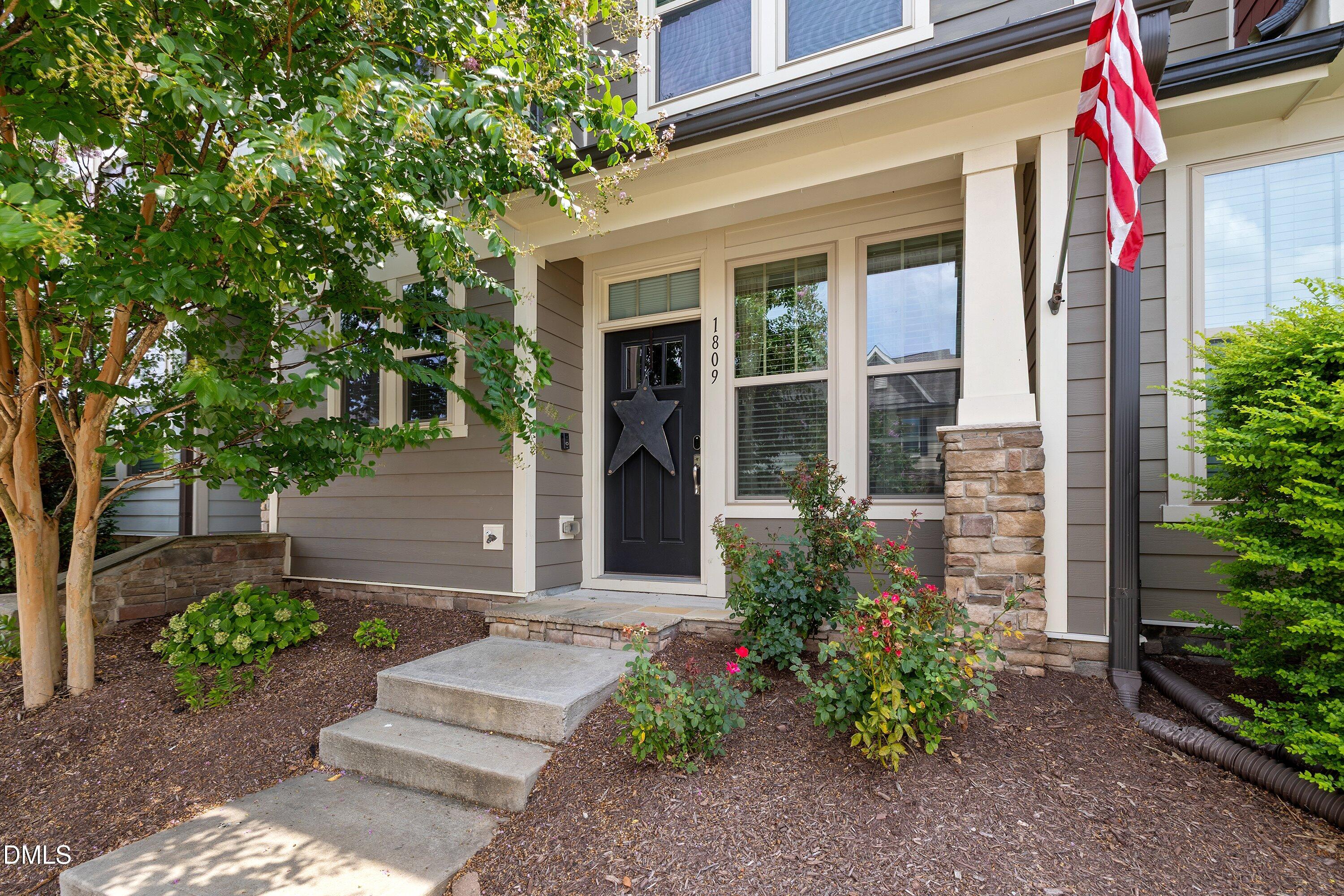 1809 Shady Oaks Drive Property Photo 4