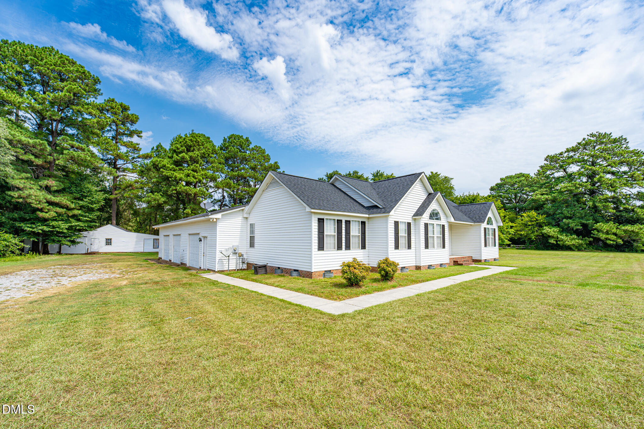 3220 N Shiloh Road Property Photo 2