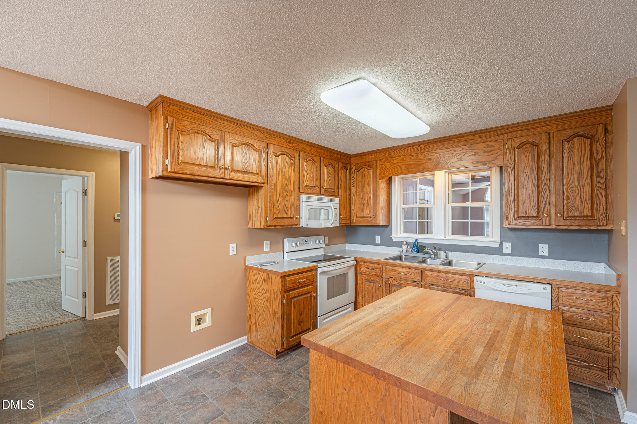 3220 N Shiloh Road Property Photo 10