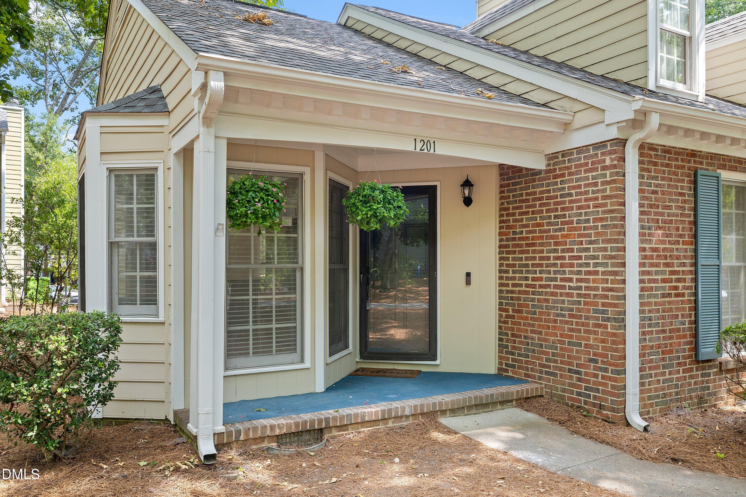 1201 Deptford Court Property Photo 6