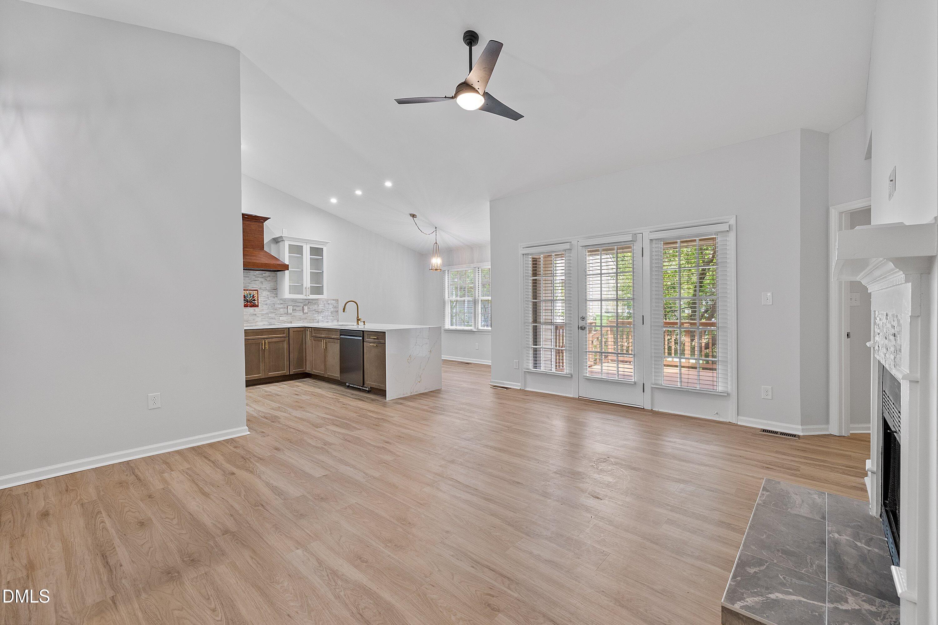 1201 Deptford Court Property Photo 13