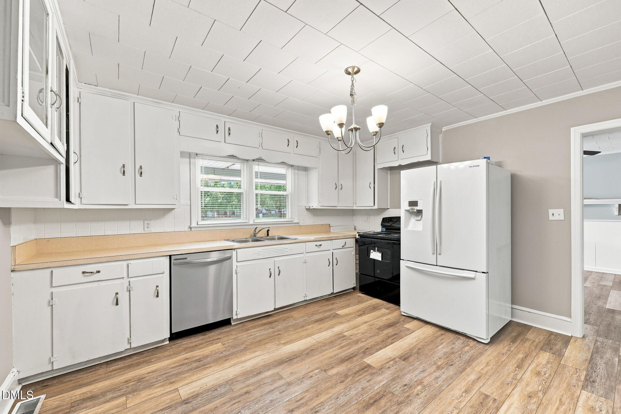 1305 Erwin Road Property Photo 8