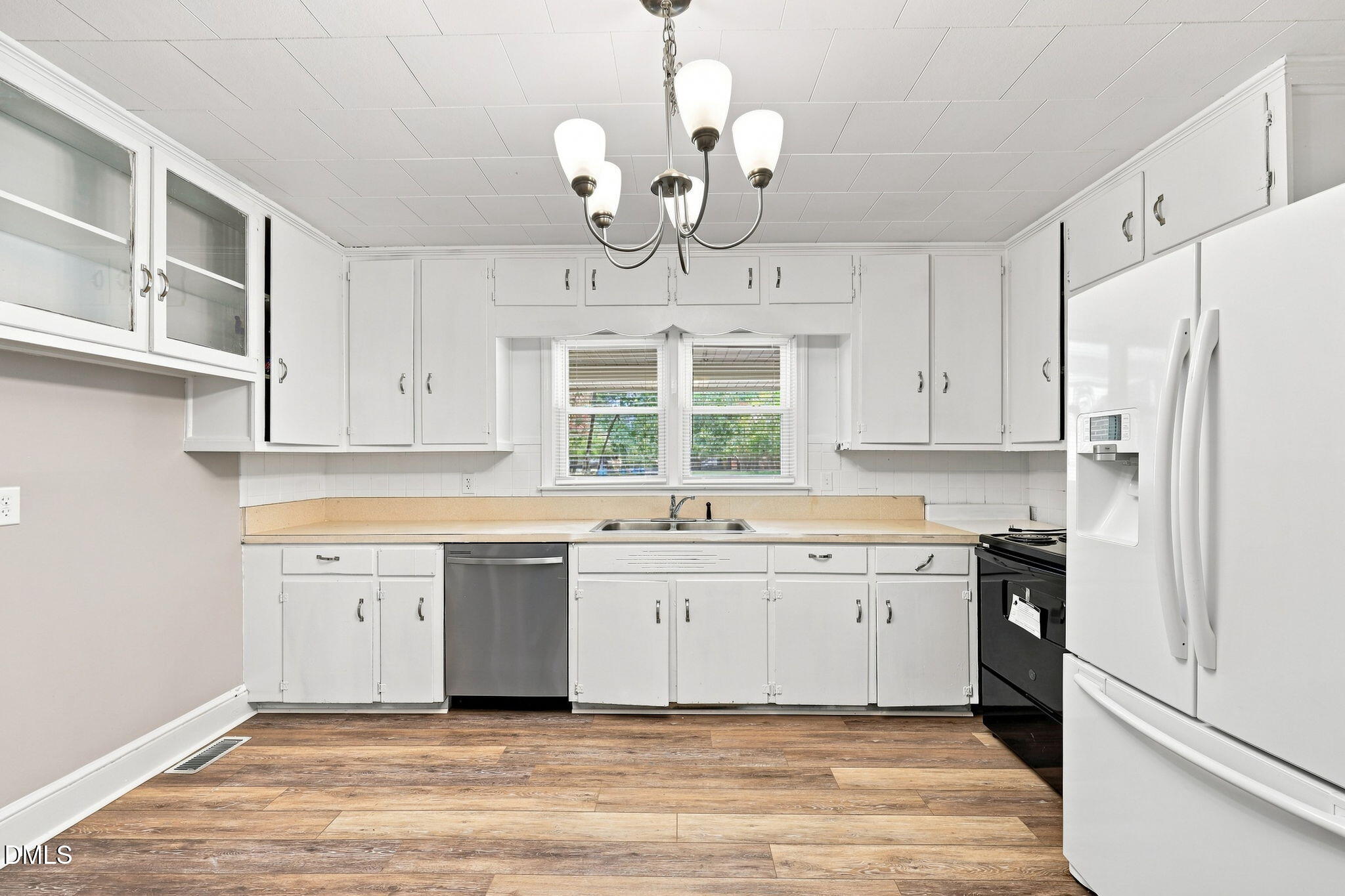 1305 Erwin Road Property Photo 9