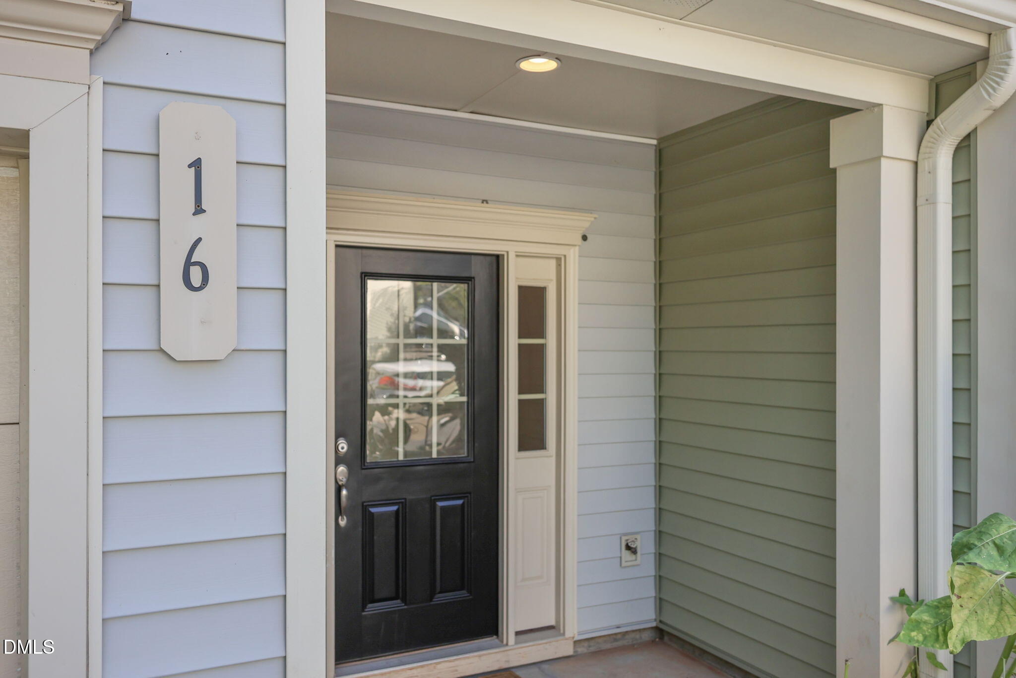 16 N Hedgewick Drive Property Photo 8