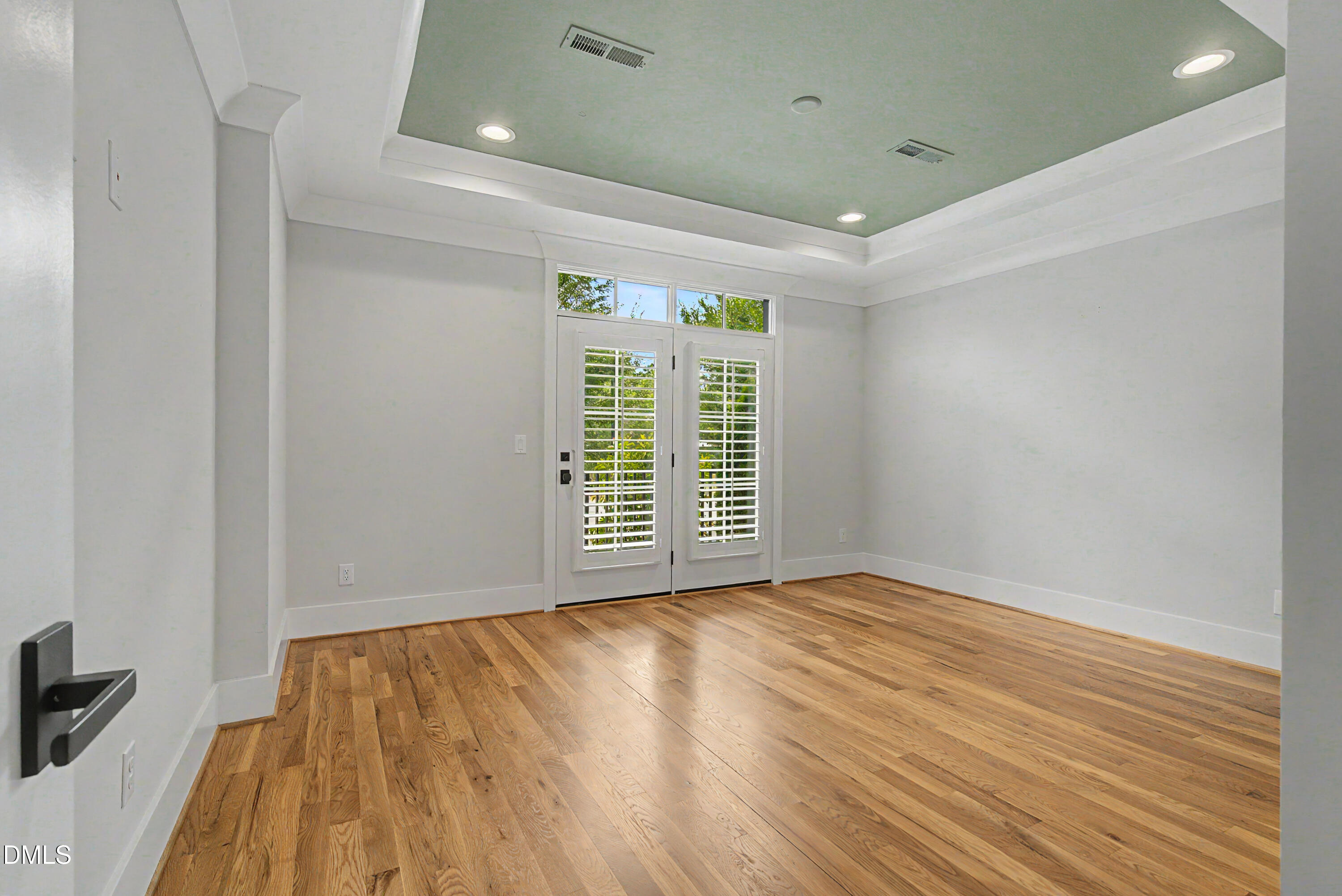 163 E Park Street Property Photo 8