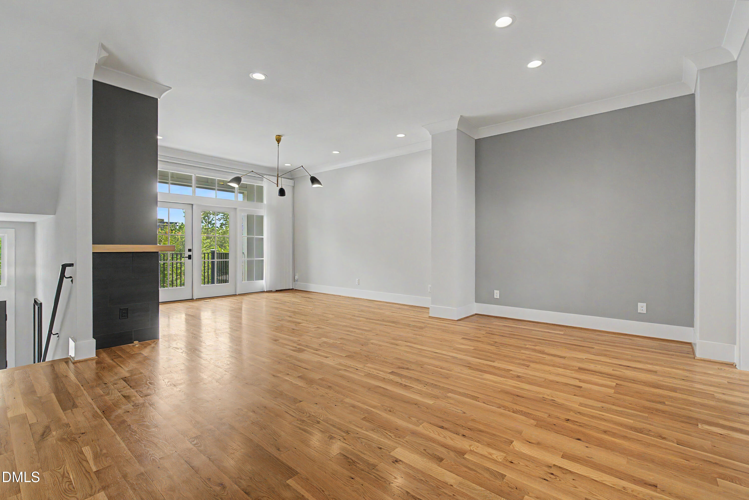 163 E Park Street Property Photo 23