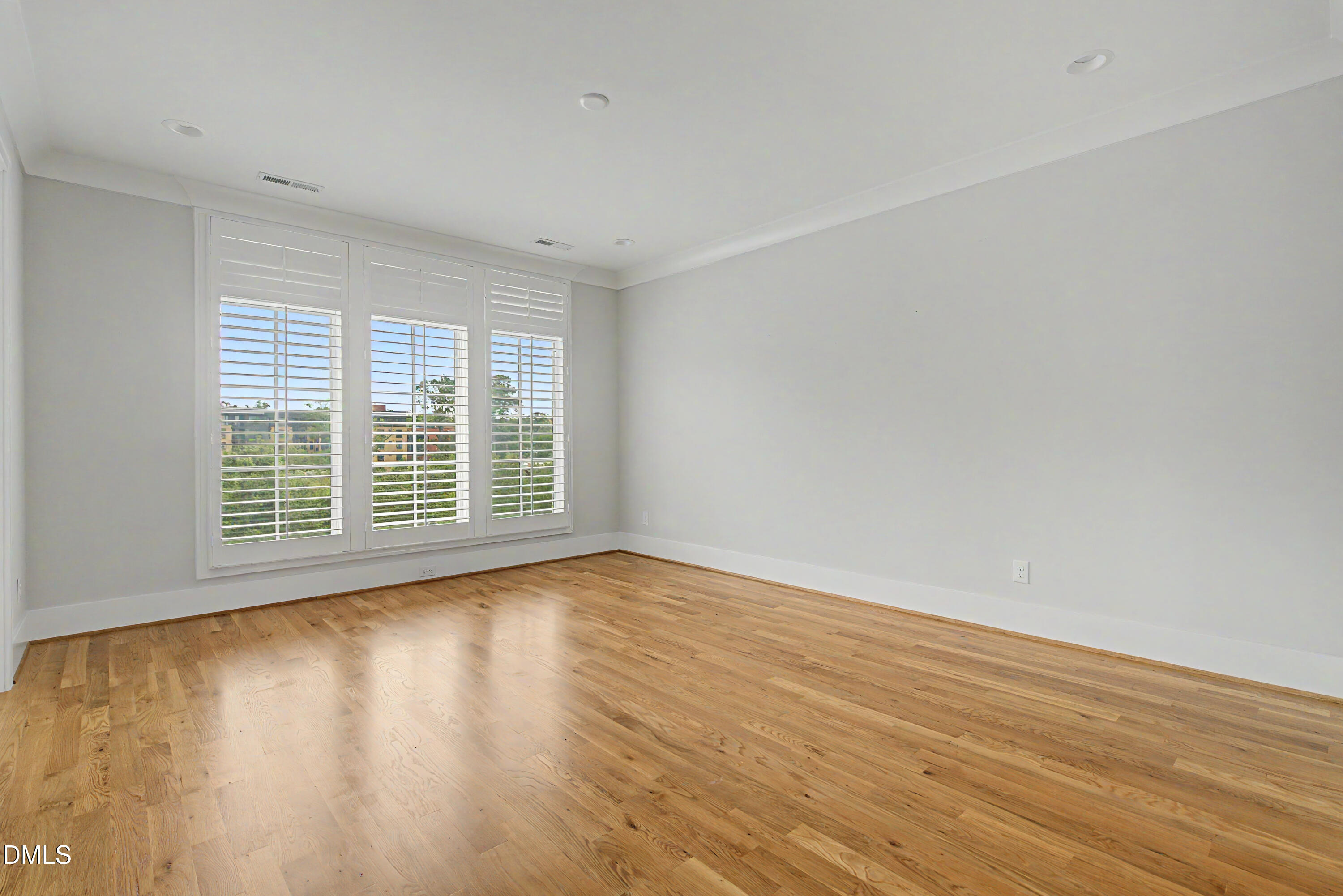 163 E Park Street Property Photo 36