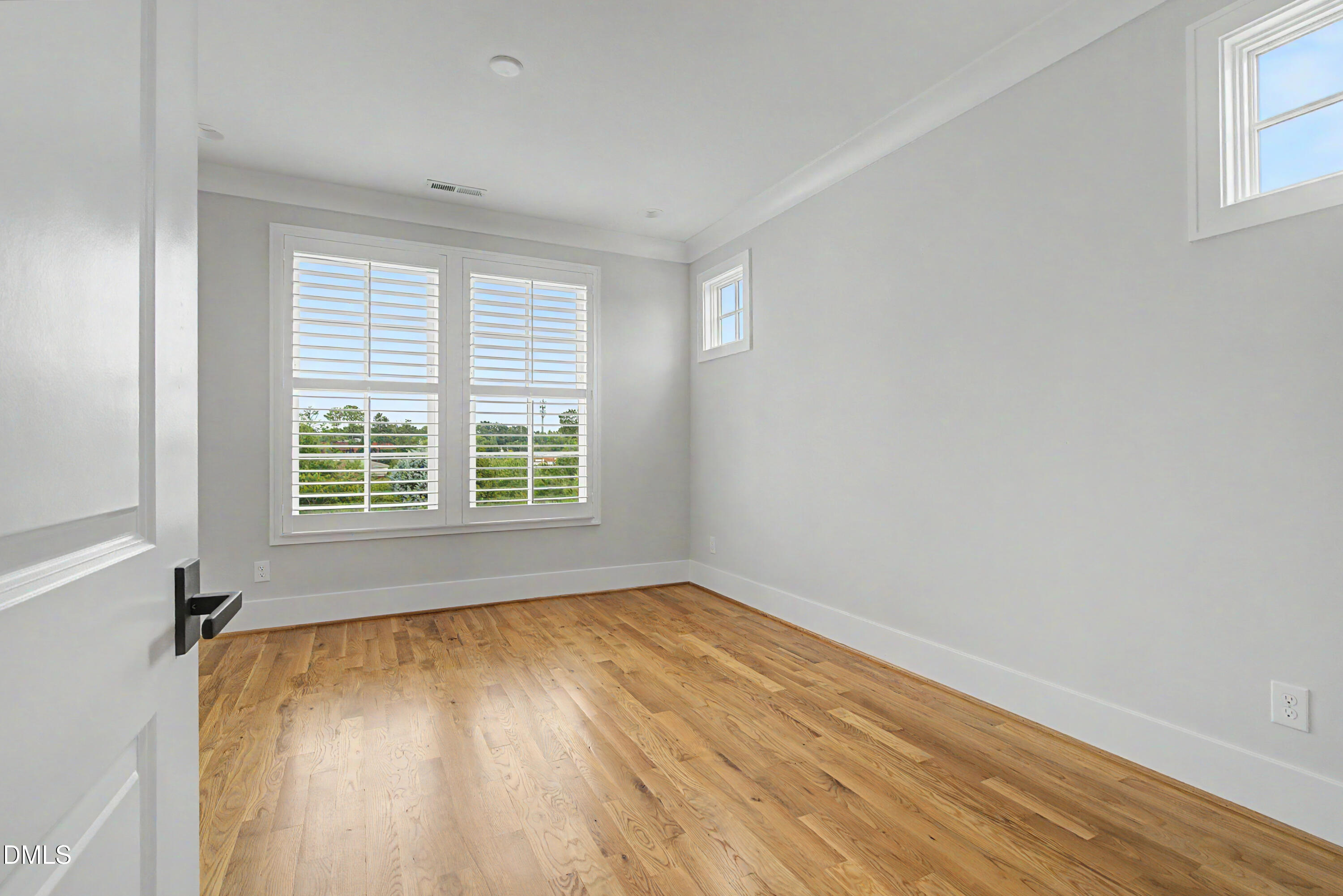 163 E Park Street Property Photo 46