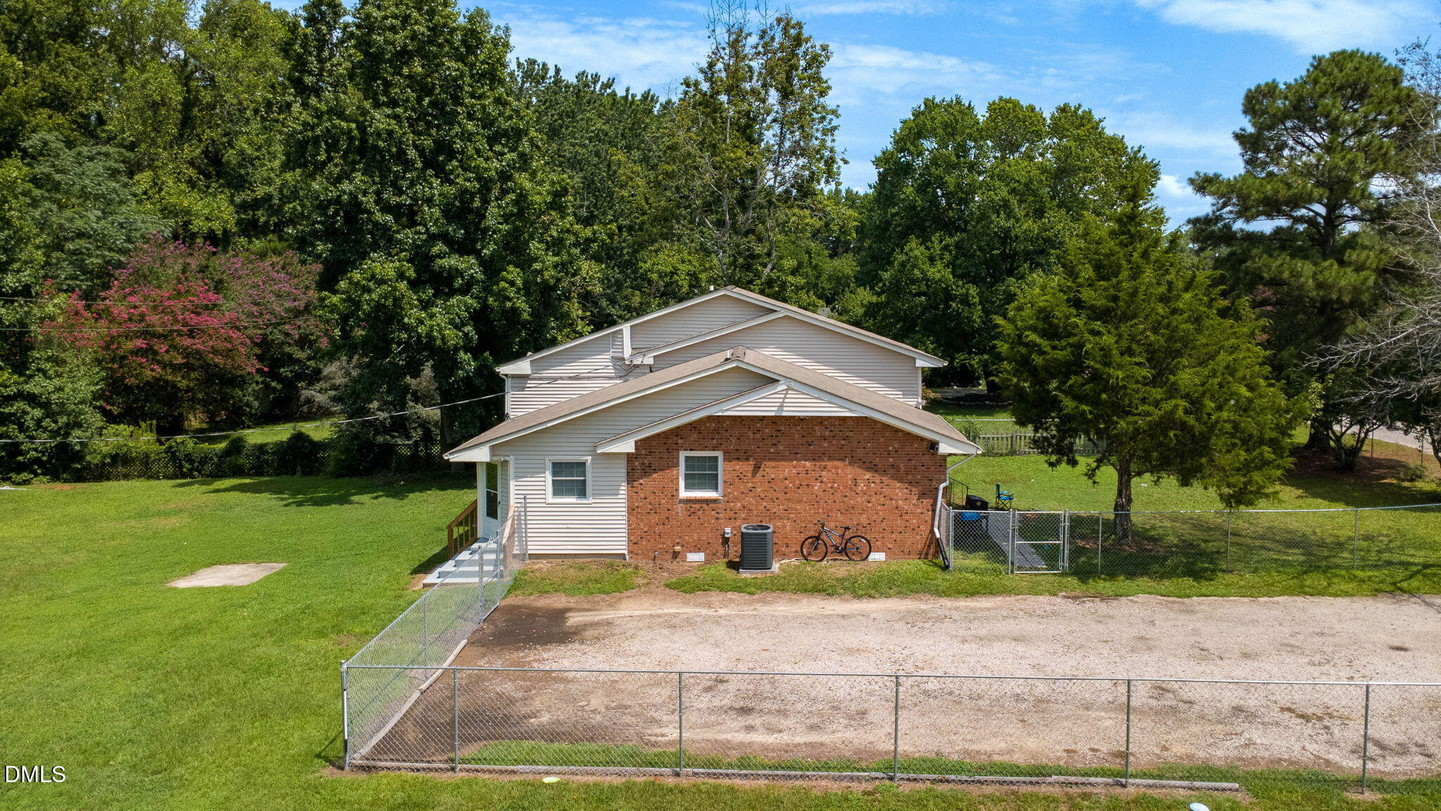3761 Wakefield Lane Property Photo 3