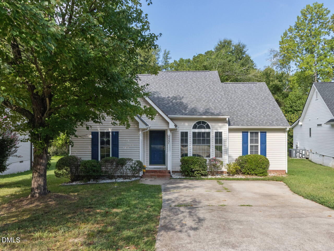 3337 Neptune Drive Property Photo 1