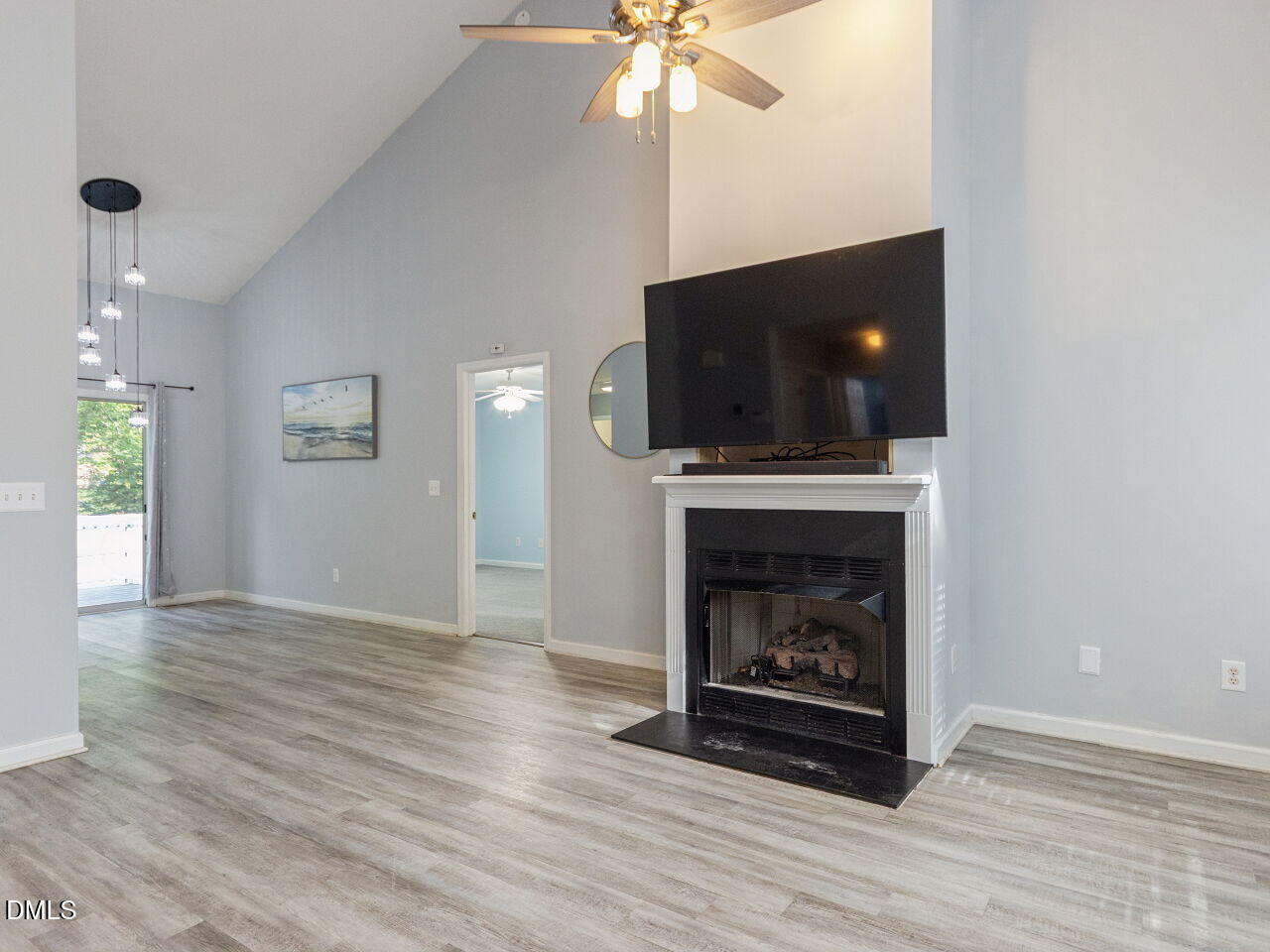 3337 Neptune Drive Property Photo 3