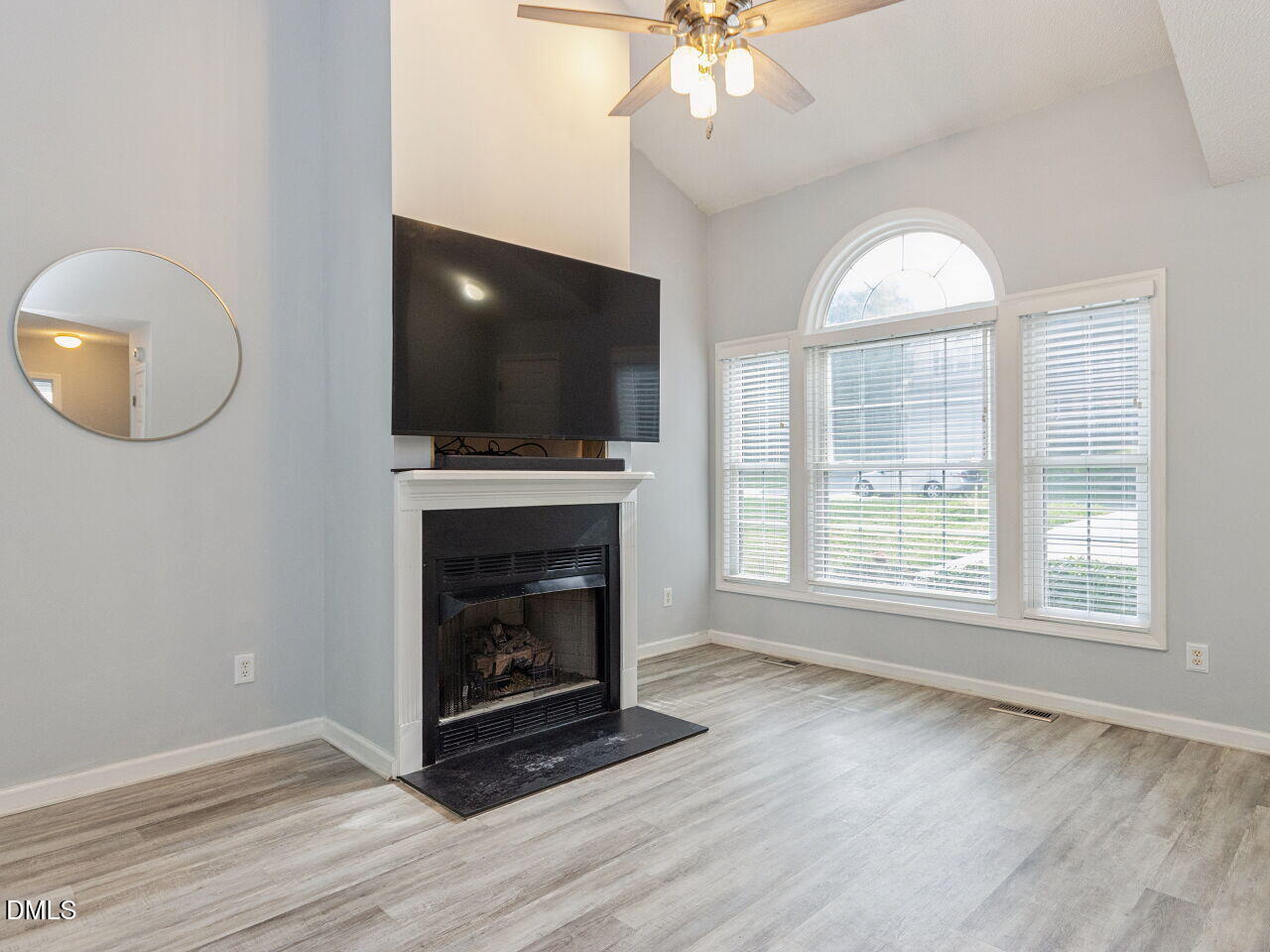 3337 Neptune Drive Property Photo 4