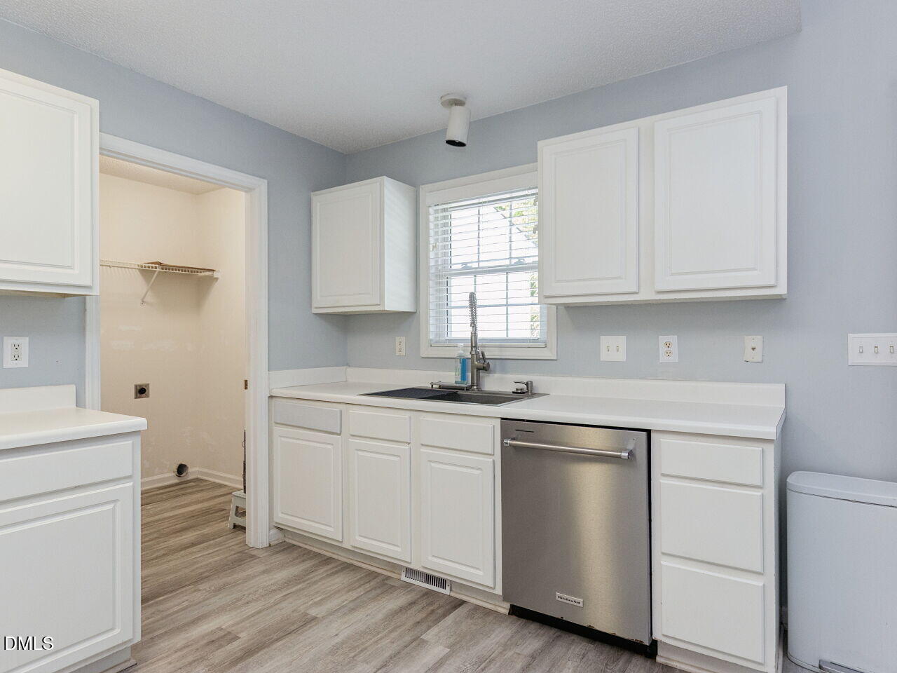3337 Neptune Drive Property Photo 10