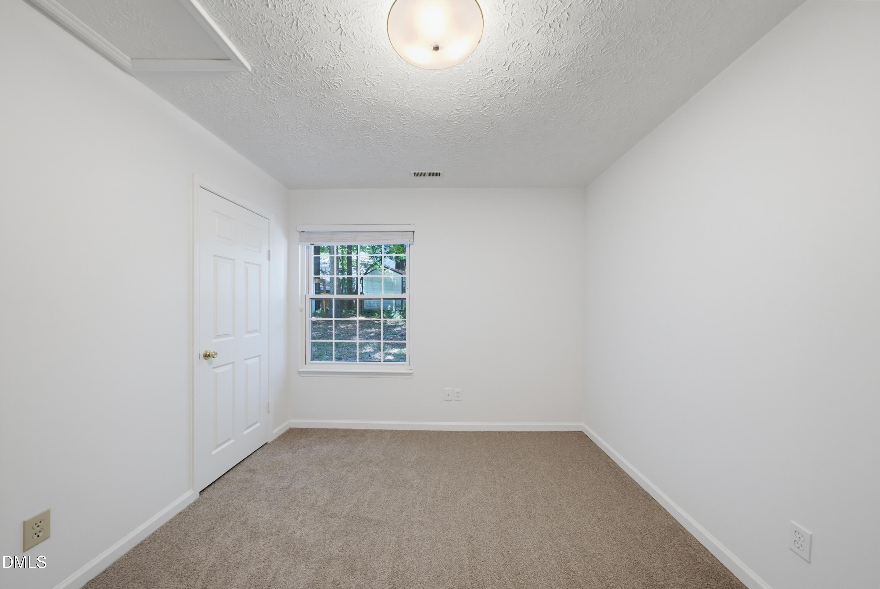 2400 Perennial Street Property Photo 19