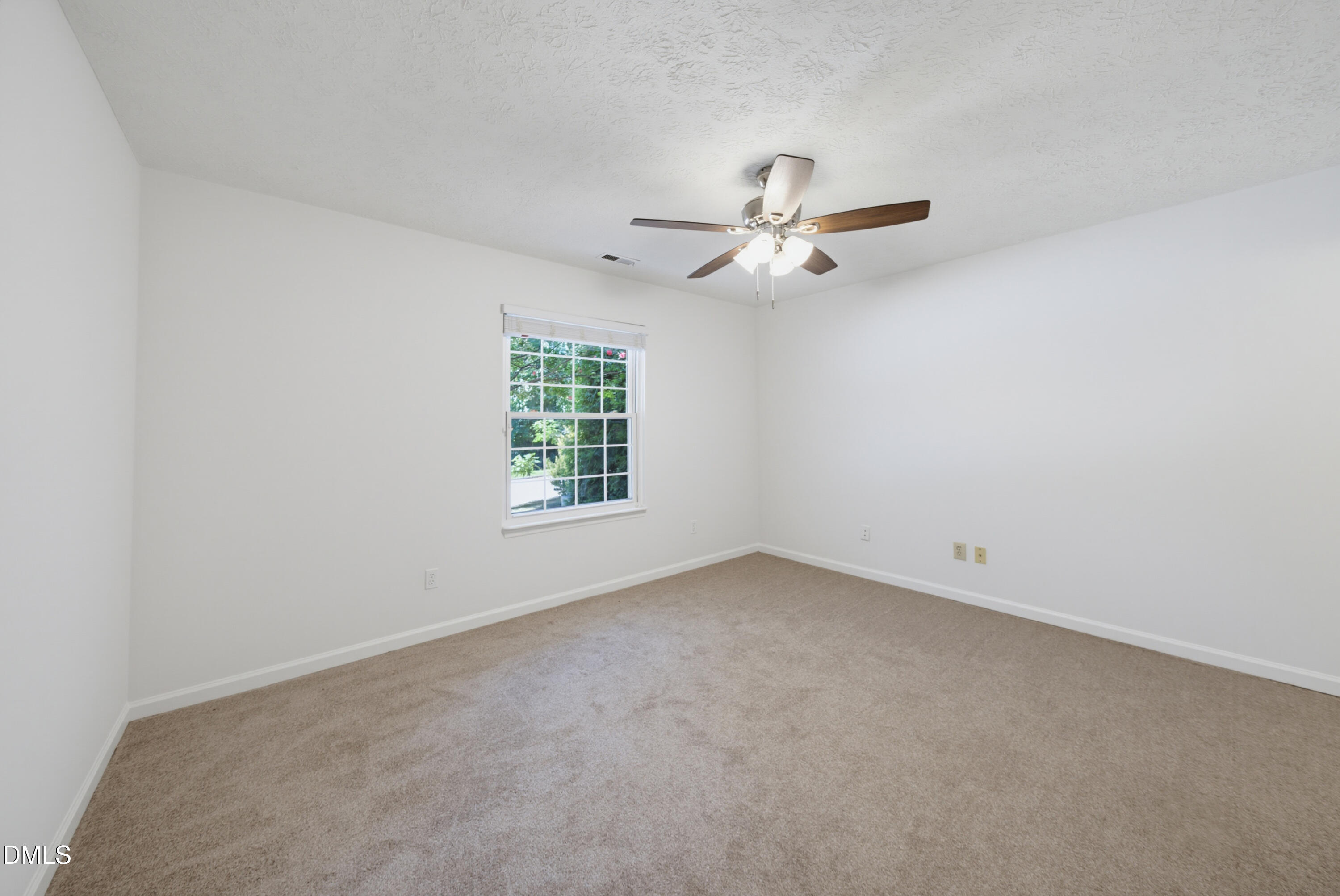 2400 Perennial Street Property Photo 27