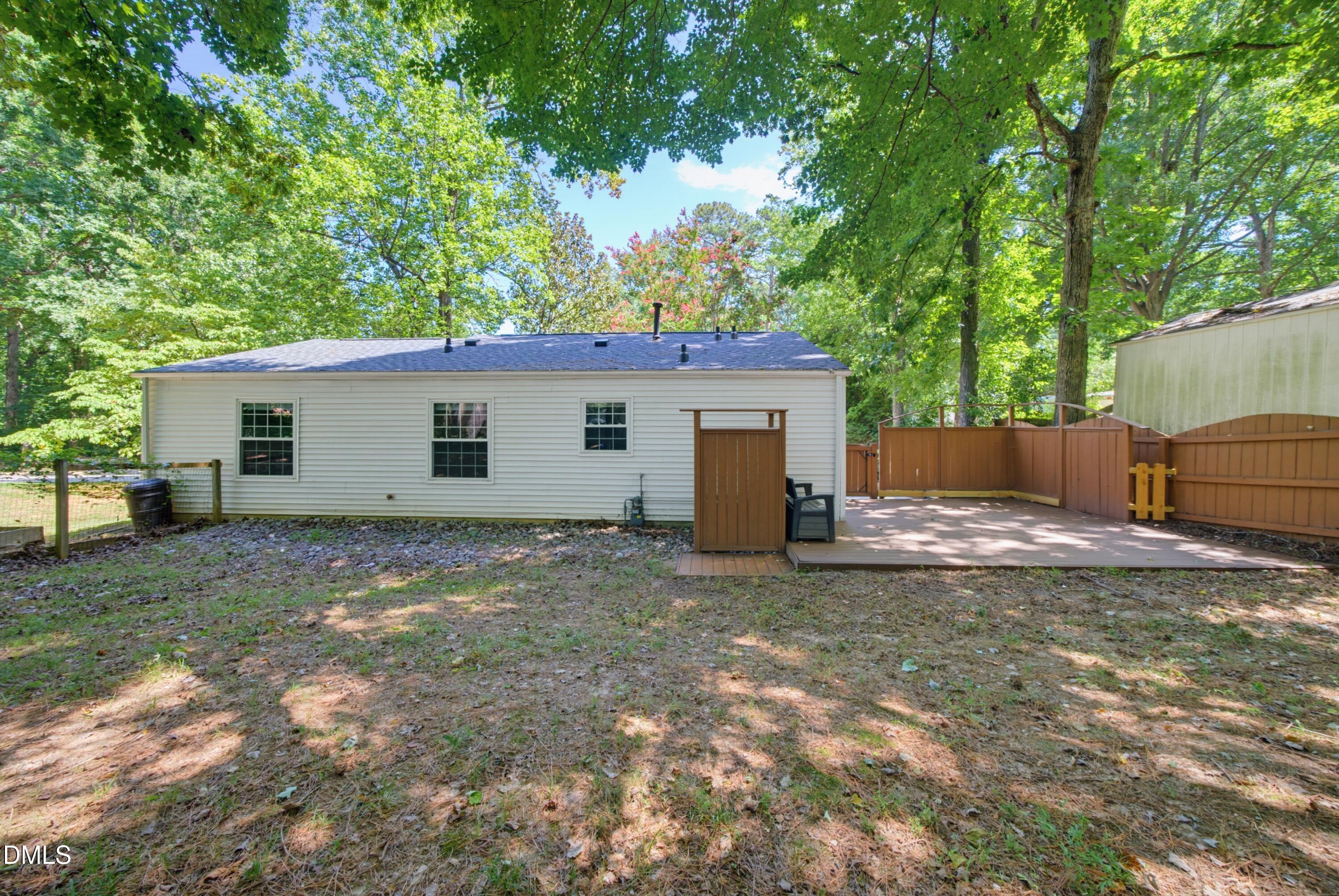 2400 Perennial Street Property Photo 29