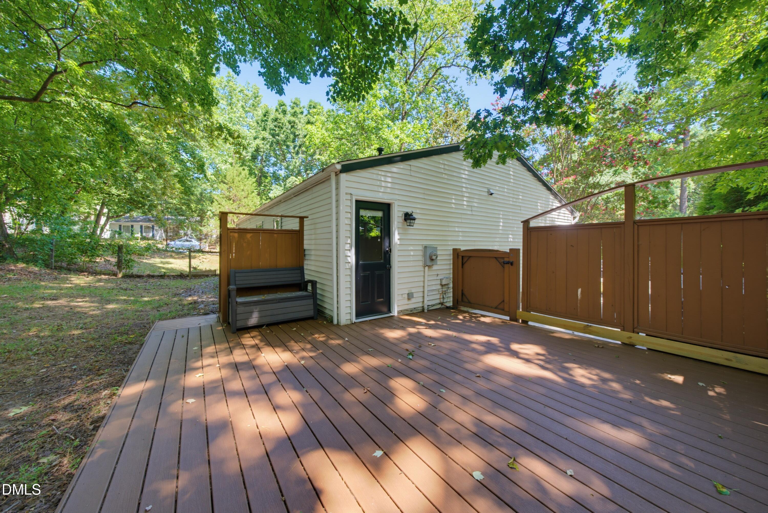2400 Perennial Street Property Photo 32